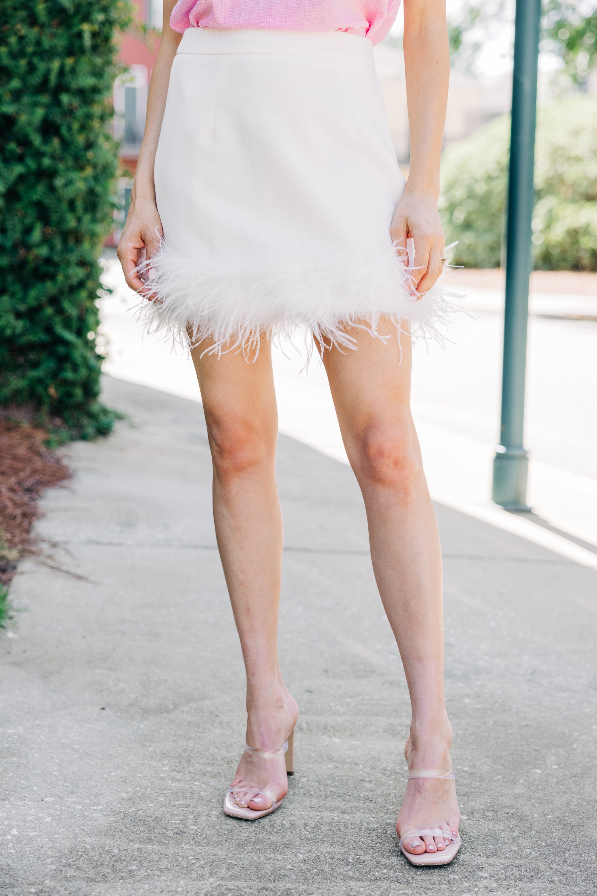 Be The Drama: Stunning White Feather Trim Skirt