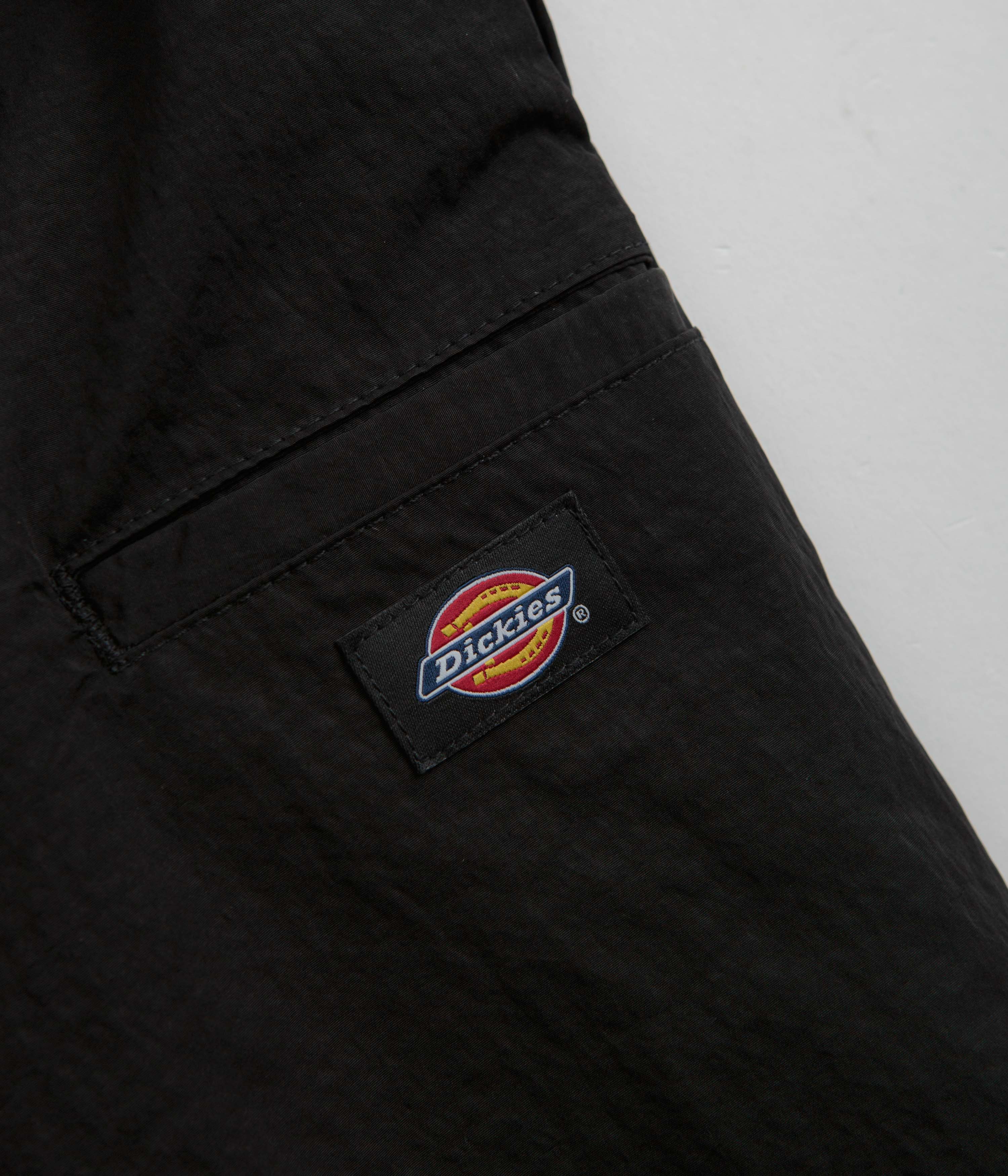 Dickies Fincastle Black Shorts - A Must-Have for Style Enthusiasts