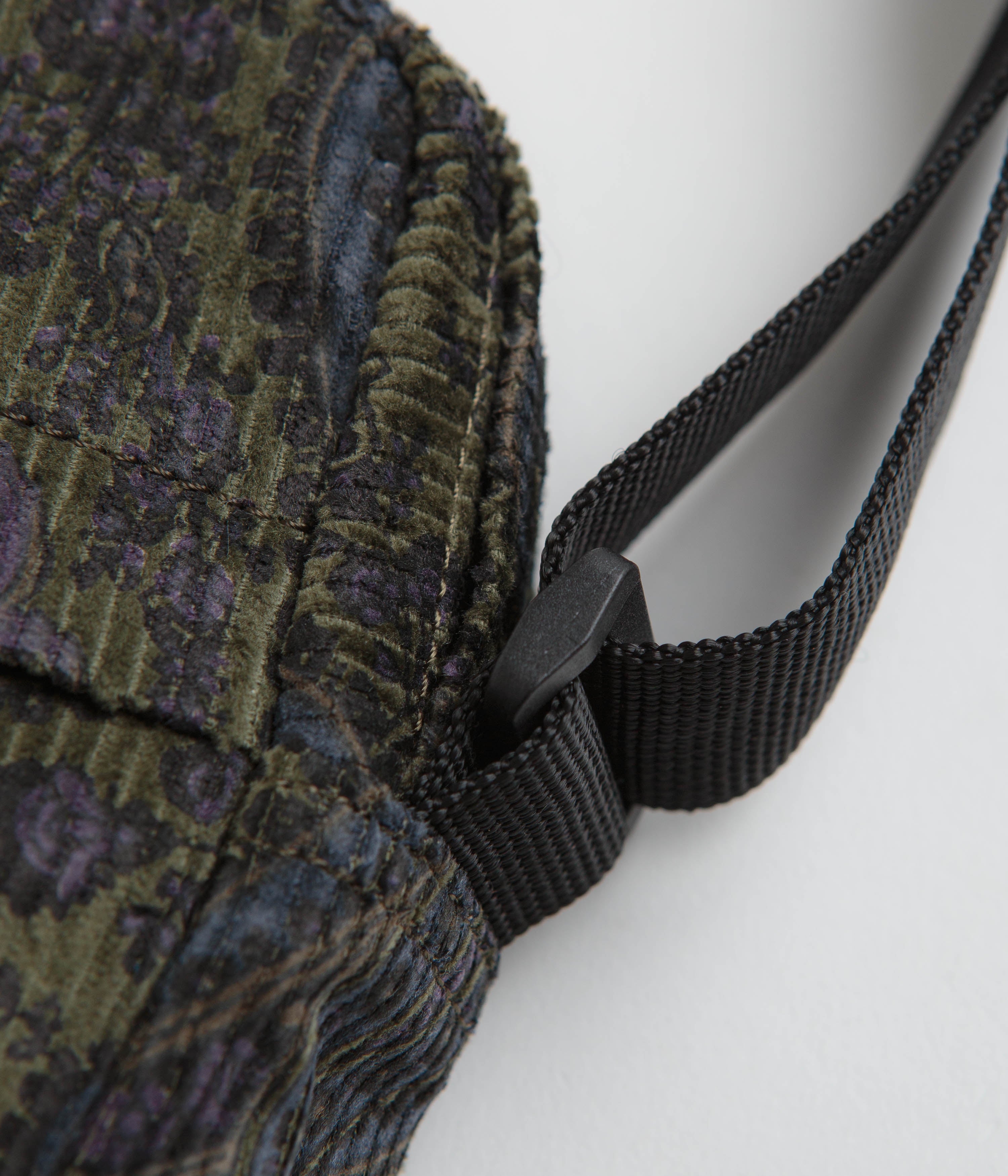 Carhartt Flint Shoulder Pouch - Stunning Paisley Print & Plant Design