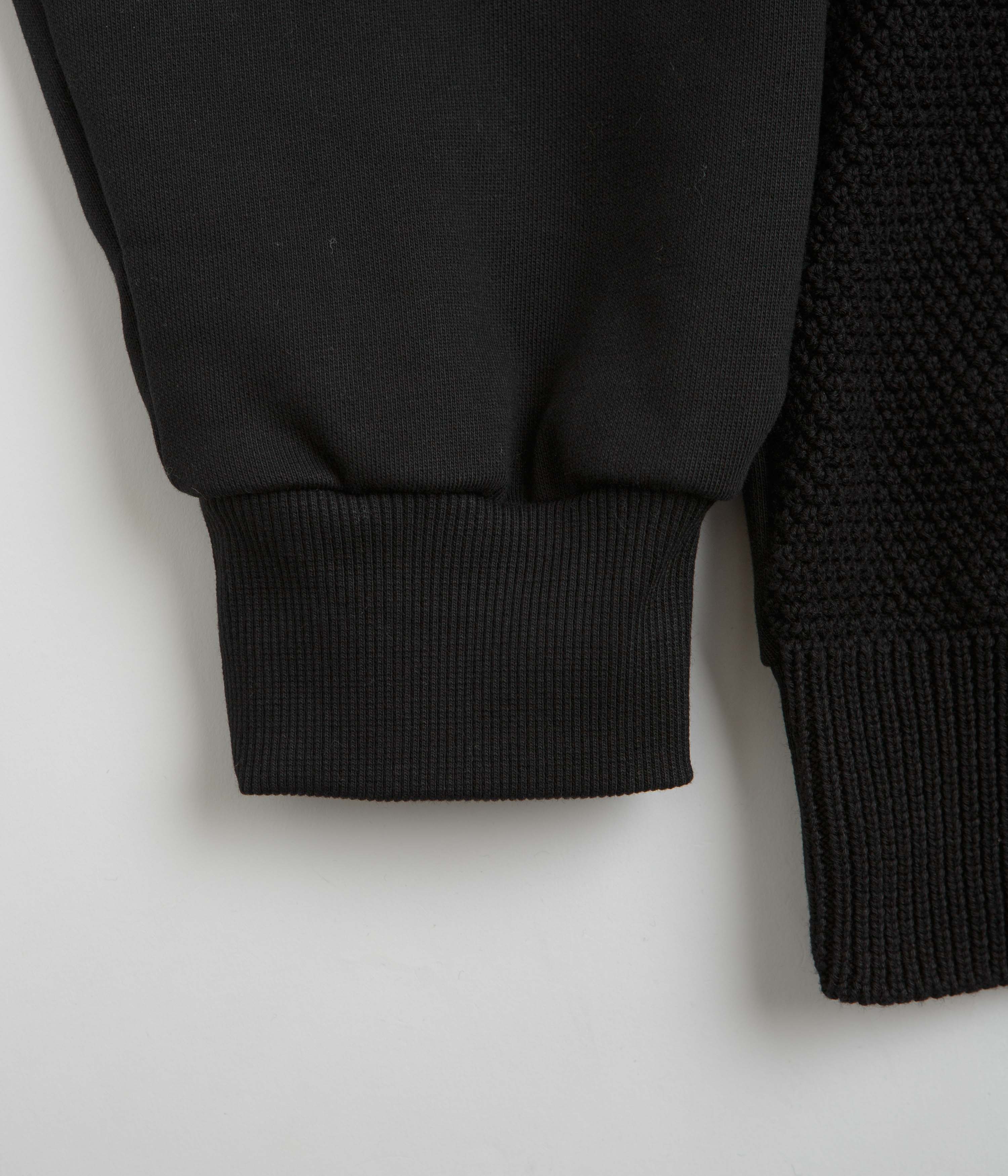Carhartt Tridon Black Crewneck Sweatshirt - Timeless Style!
