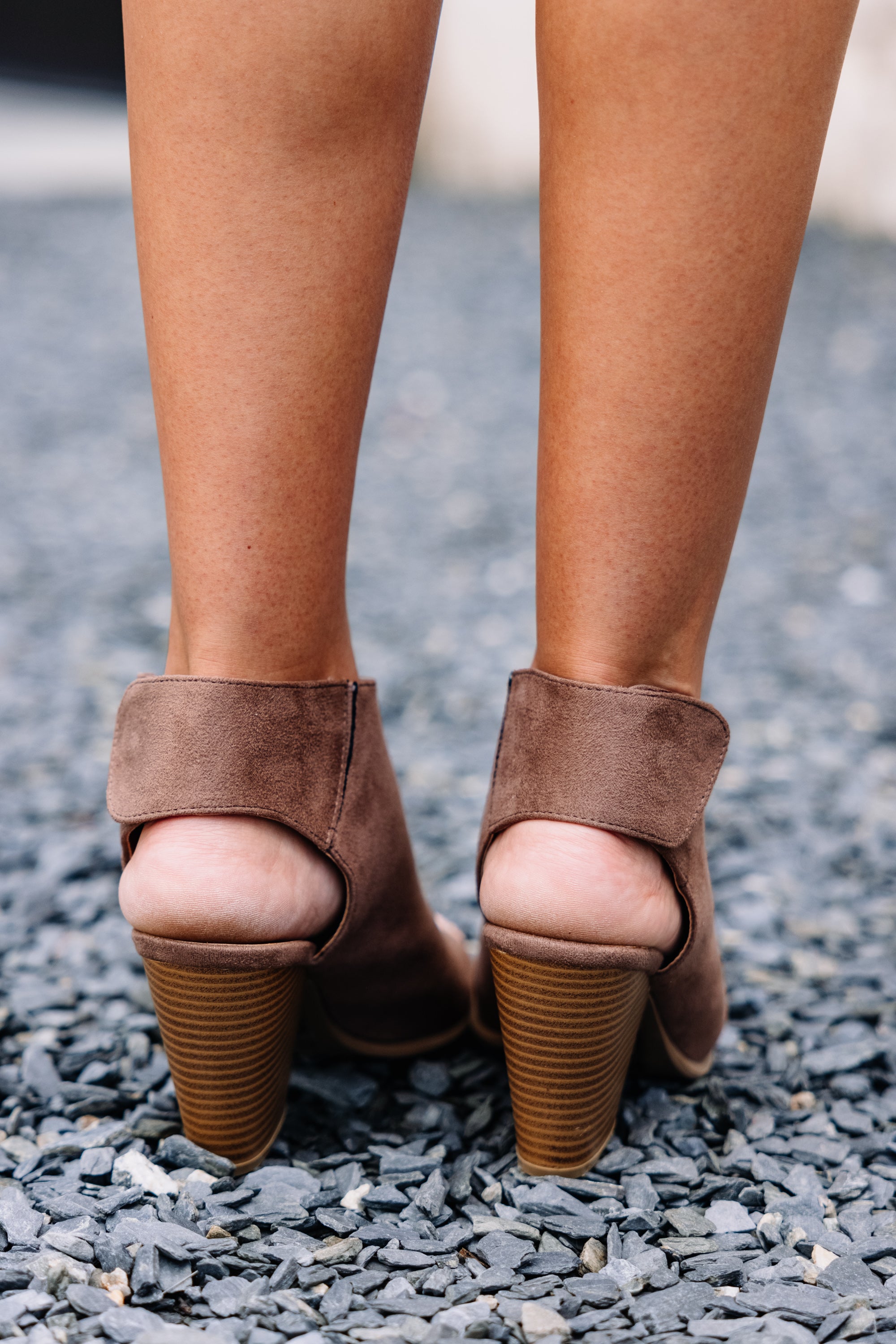 Irresistible Nutmeg Brown Booties - Fall Must-Haves!
