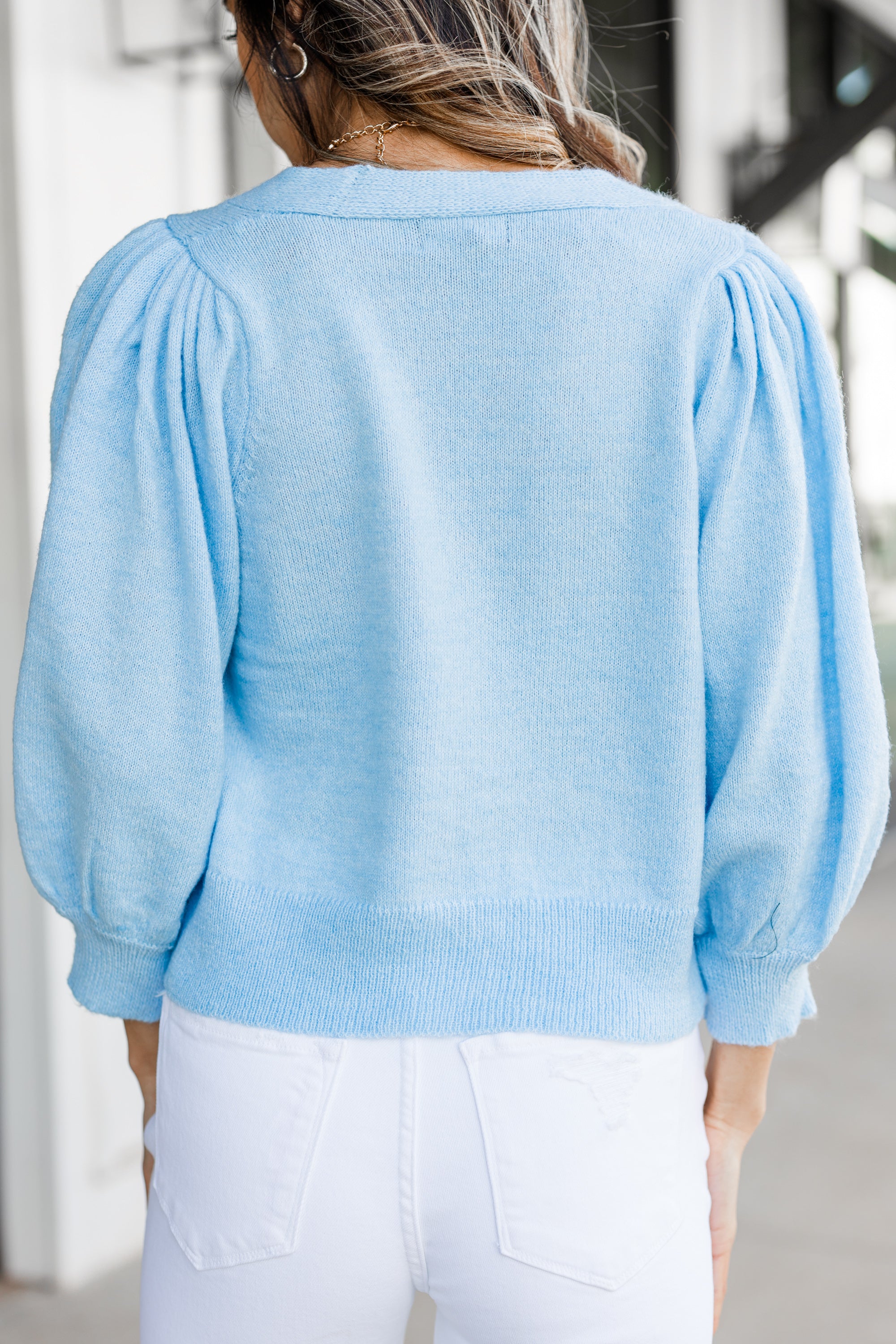 Charming Light Blue Crop Cardigan: Feel the Spring Vibes!