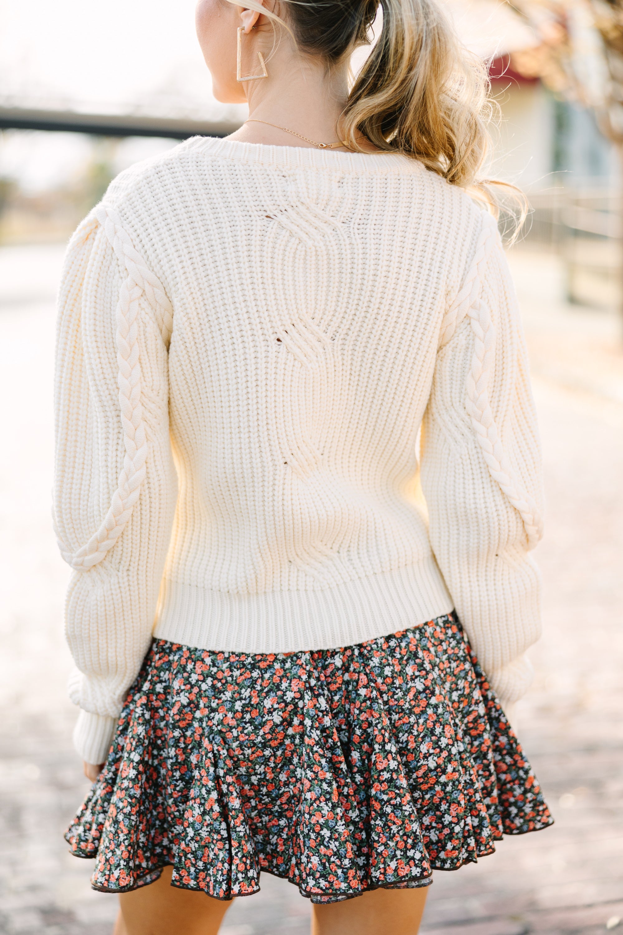 Gorgeous Ivory White Cable Knit Sweater - A Must - Have!