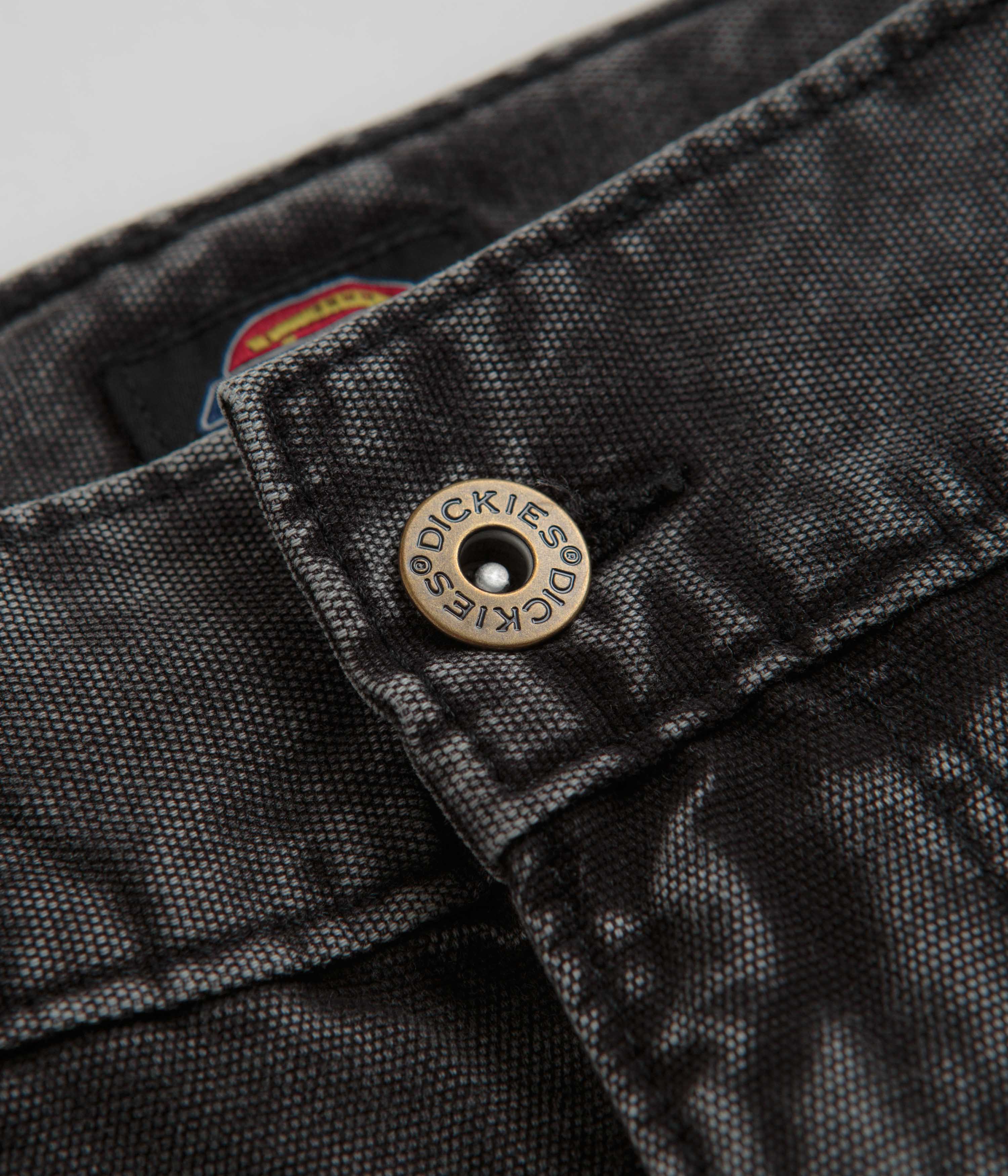 Dickies Newington Black Pants - A Timeless Streetwear Essential