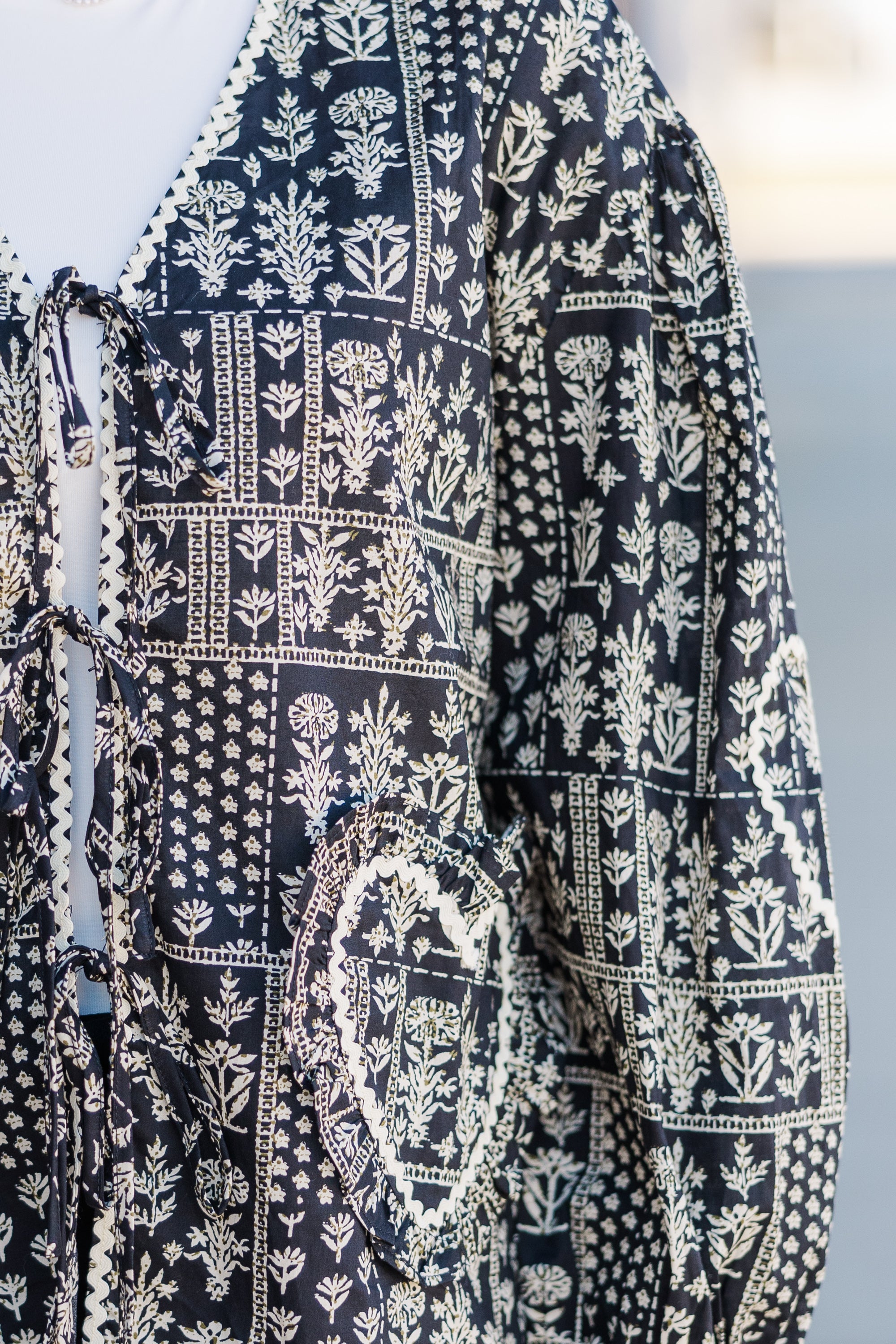 Gorgeous Black Floral Tied Front Jacket for Unforgettable Style