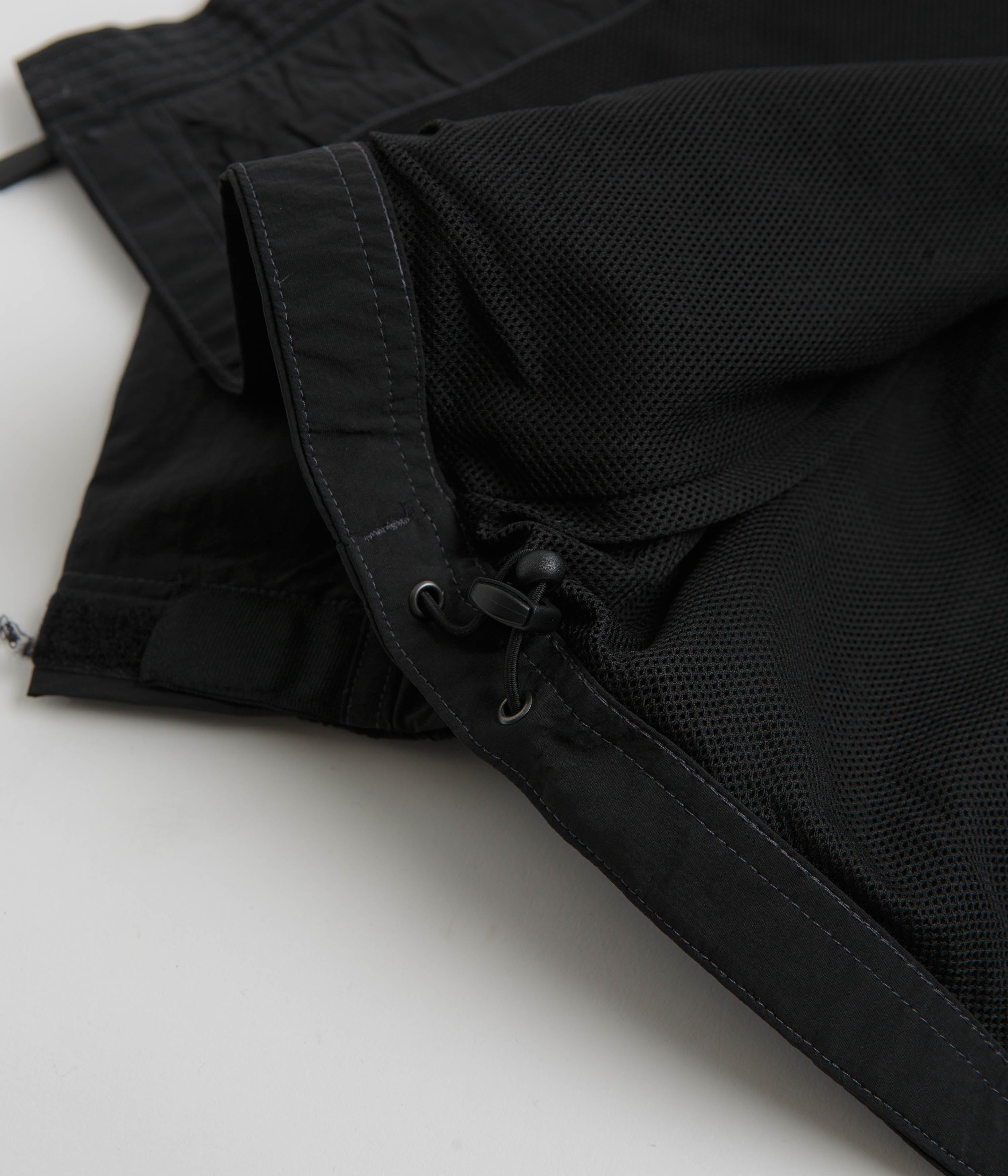 Dickies Jackson Black Jacket - An Expressive Explorer's Dream