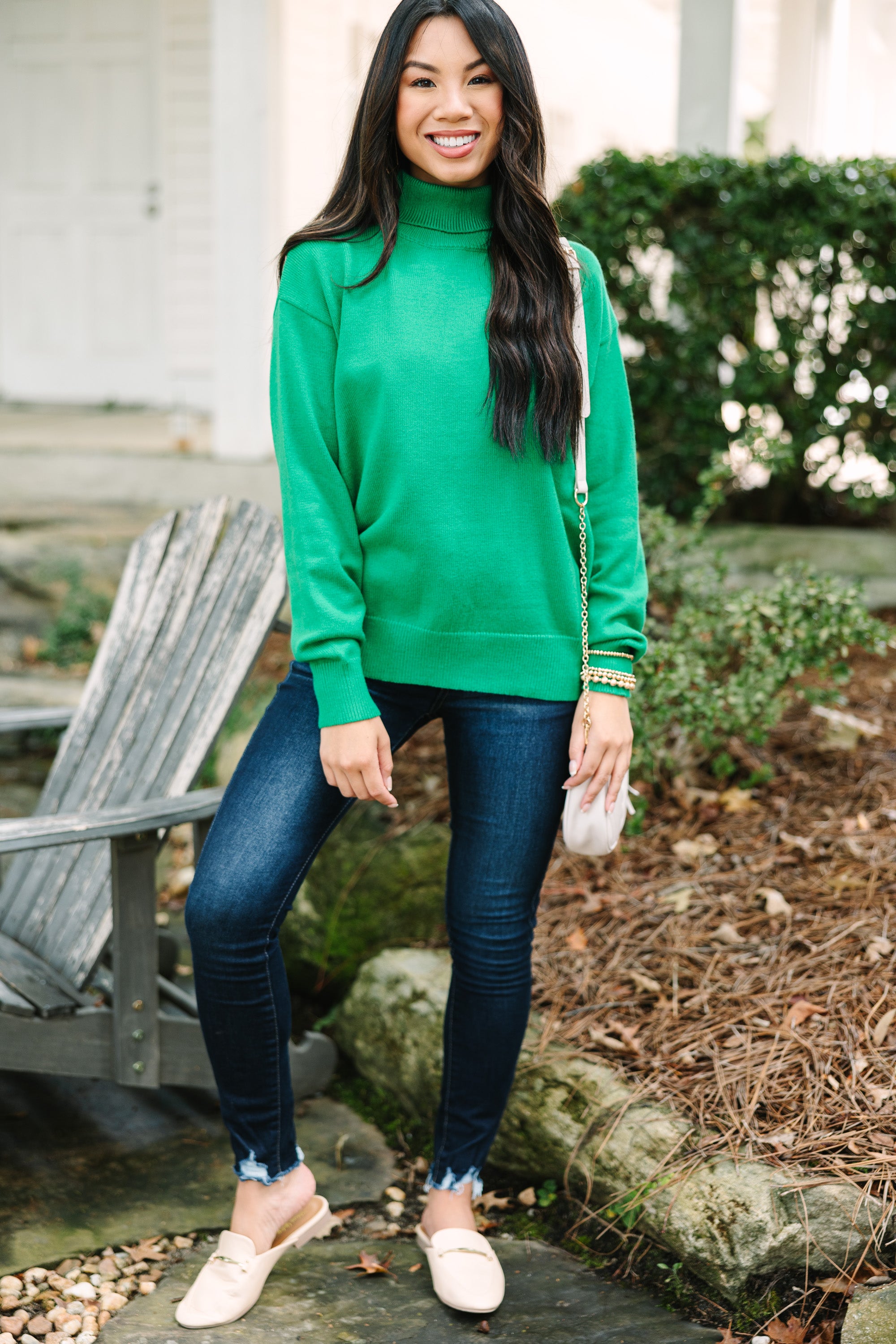 Kelly Green Turtleneck Sweater for Your Best Look