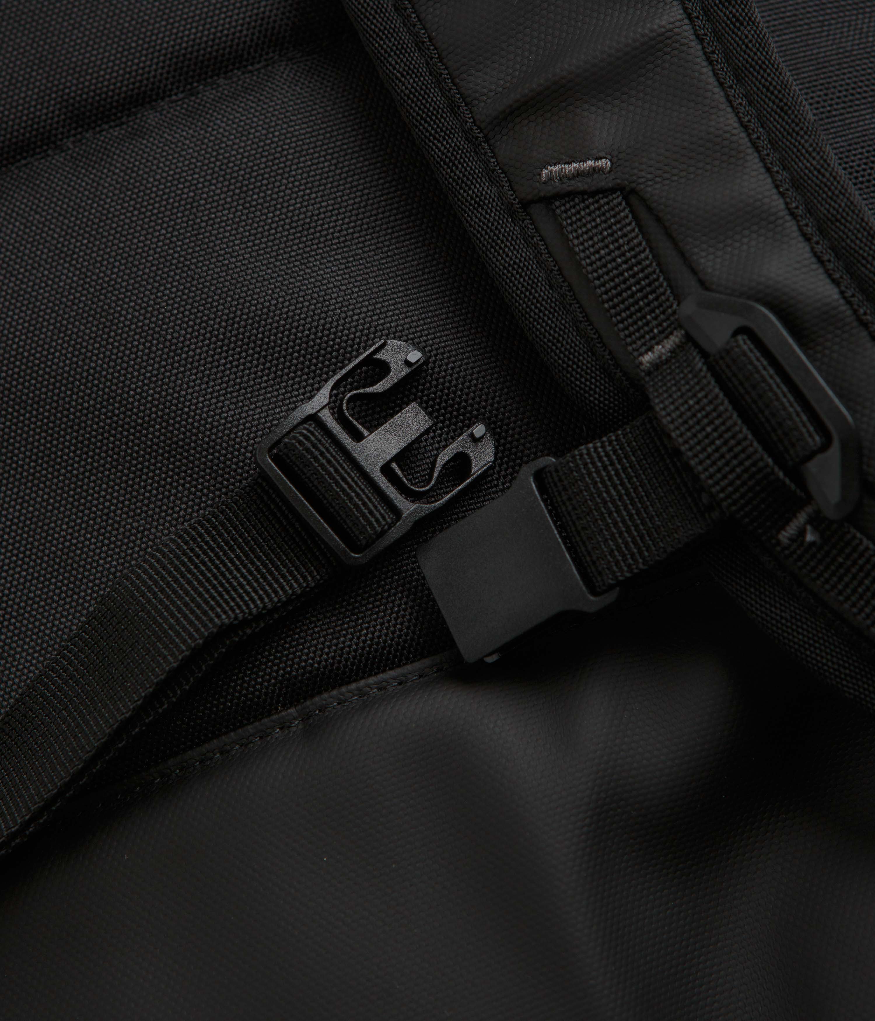 D_b_ Roamer 25L Black Out Duffel Pack - Your Ultimate Travel Companion