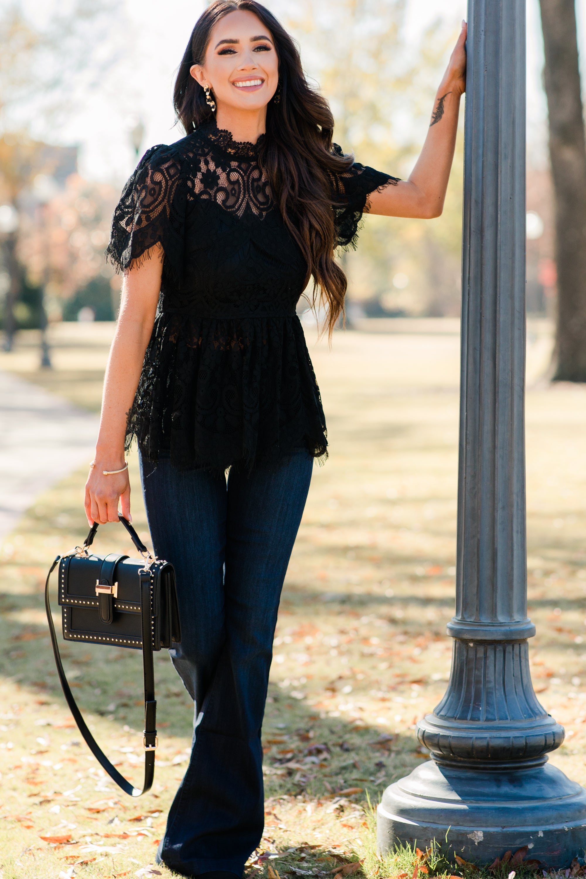 Enchanting Black Lace Top: Feel the Romance!