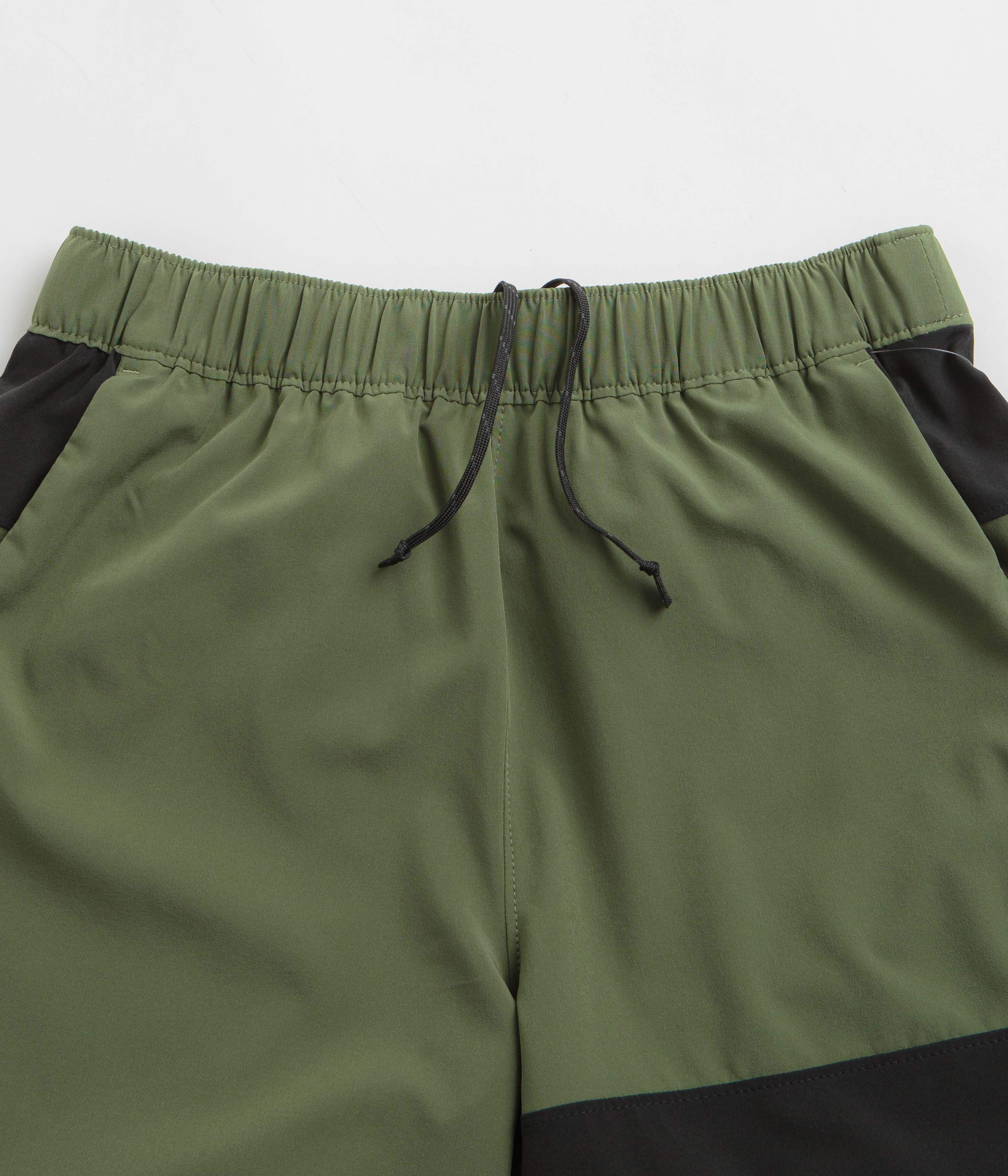 Columbia Canteen & Black Hike Color Block Shorts - Ideal for Outdoor Adventures