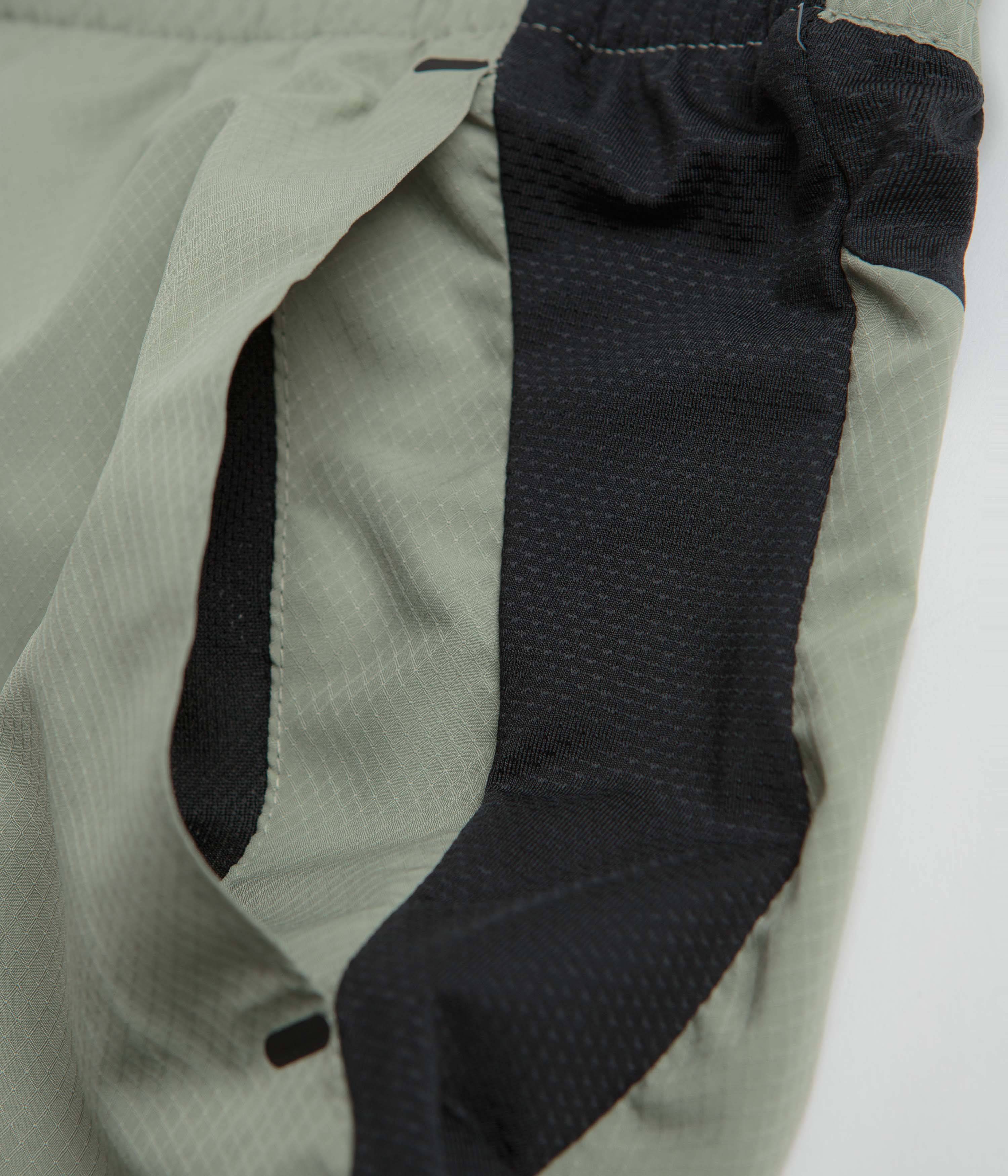Columbia Three Pitch 5' Shorts - Stunning Safari / Black Combo