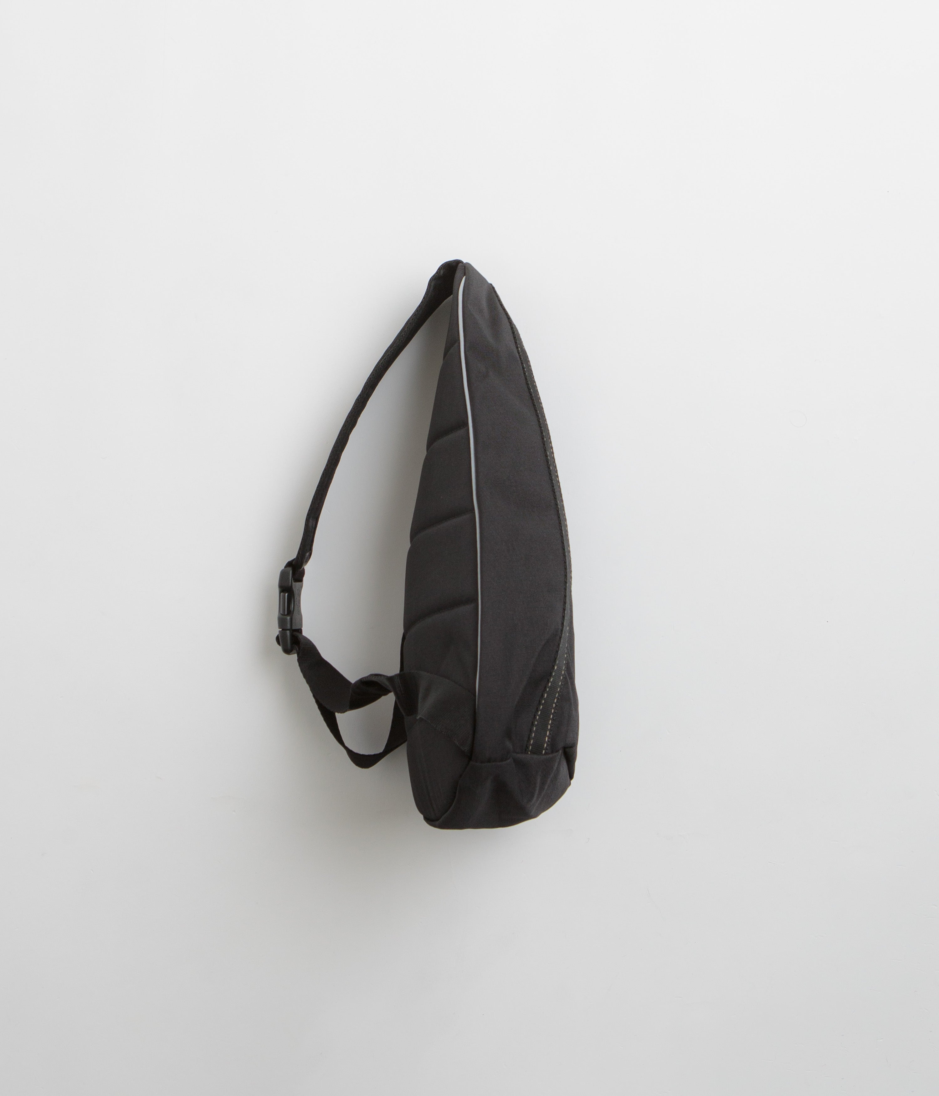 Dickies Ashville Sling Bag - Sleek Black