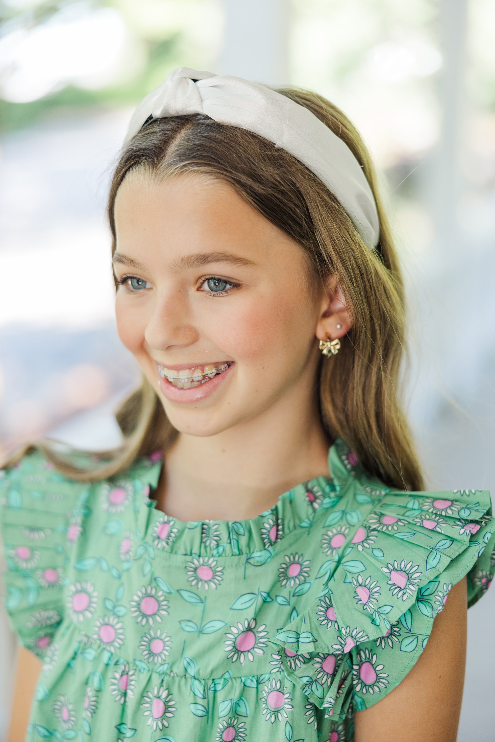 Girls' White Satin Knotted Headband: Stand Out Everywhere!