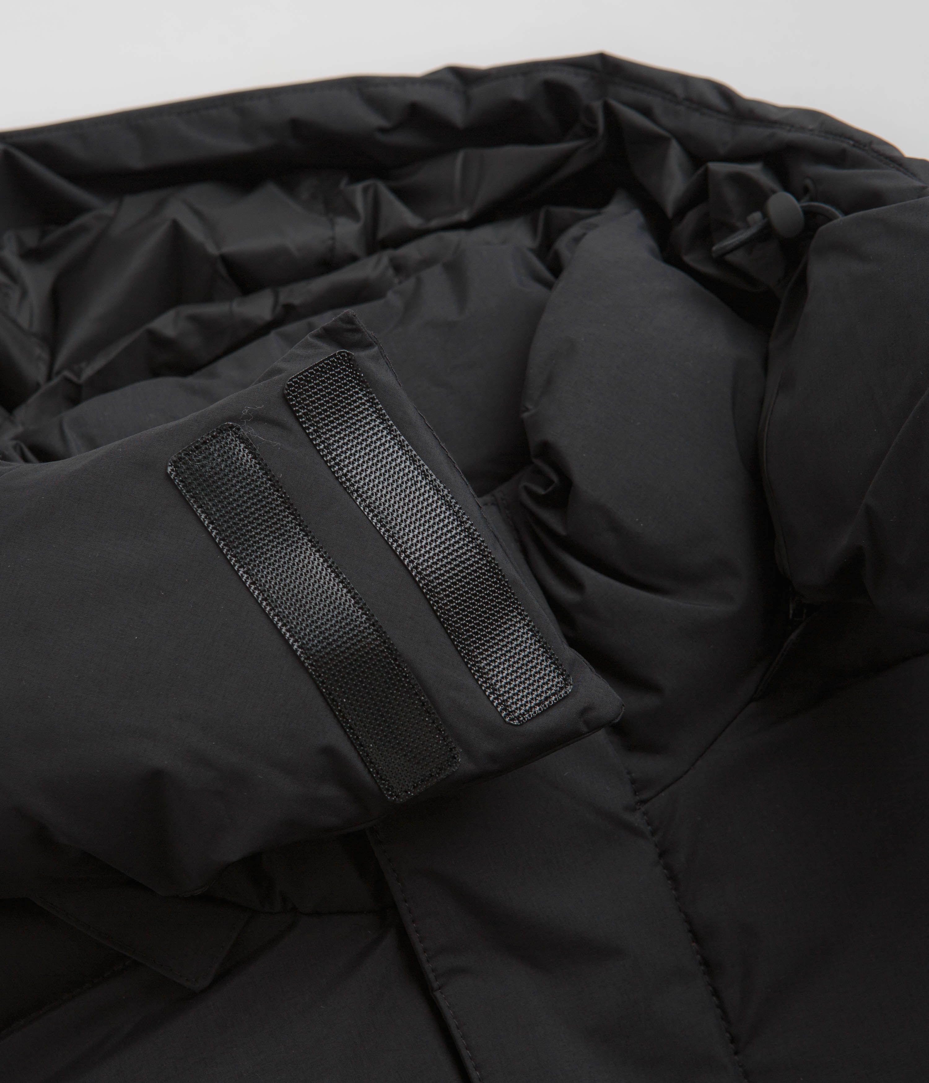 Carhartt Milter Black Jacket - A Stylish and Functional Choice