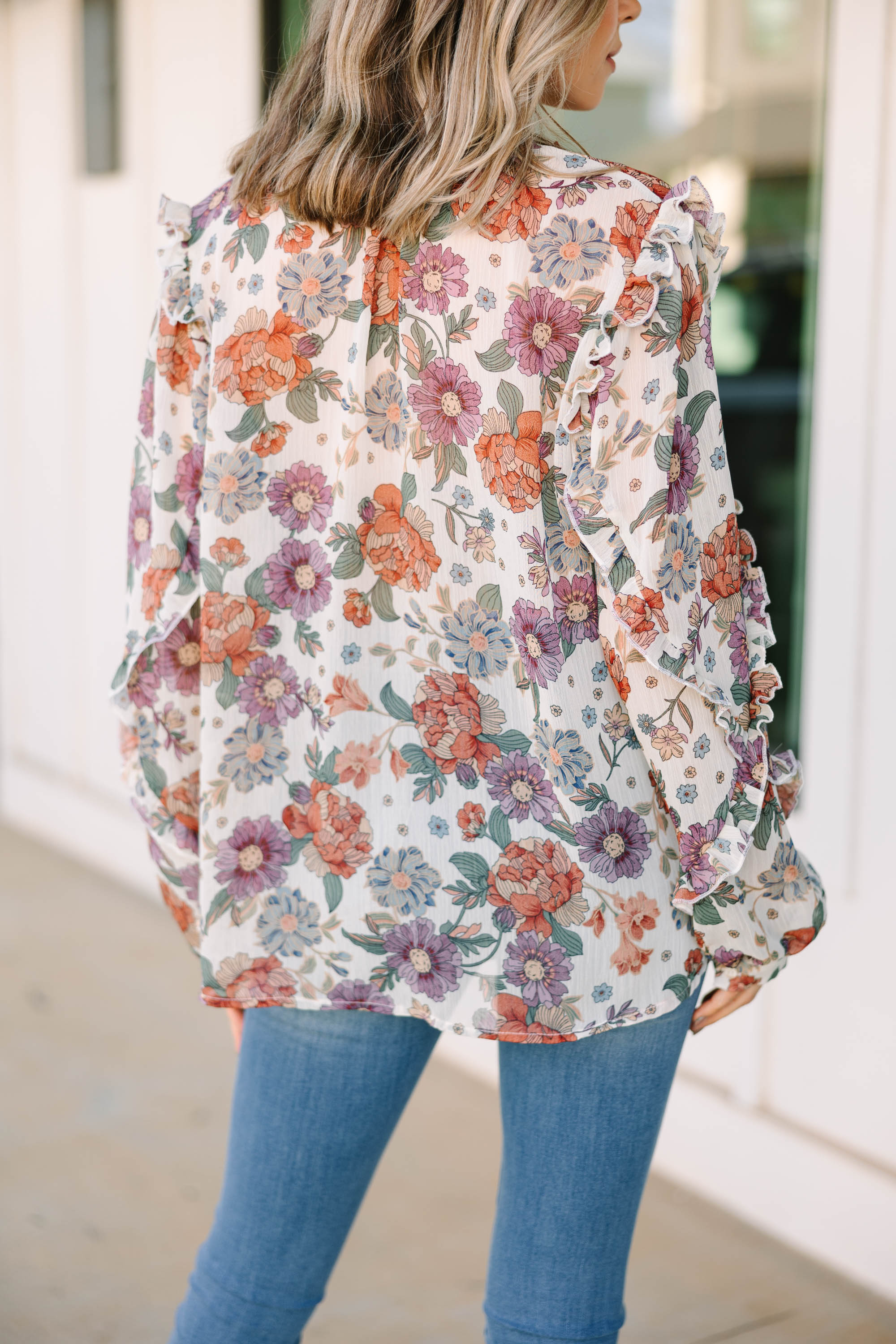 Stunning Cream White Floral Blouse - A Must-Have!