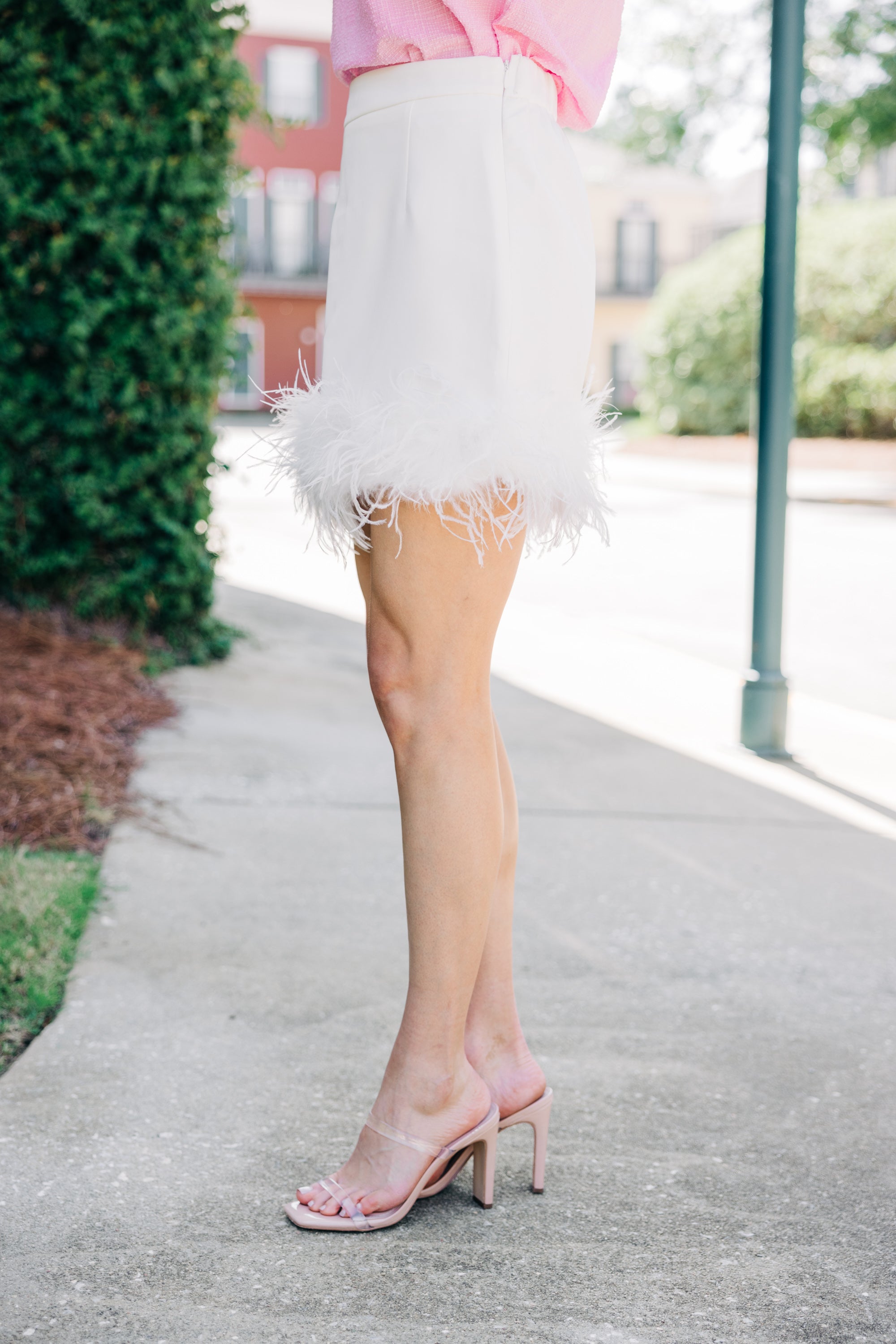 Be The Drama: Stunning White Feather Trim Skirt