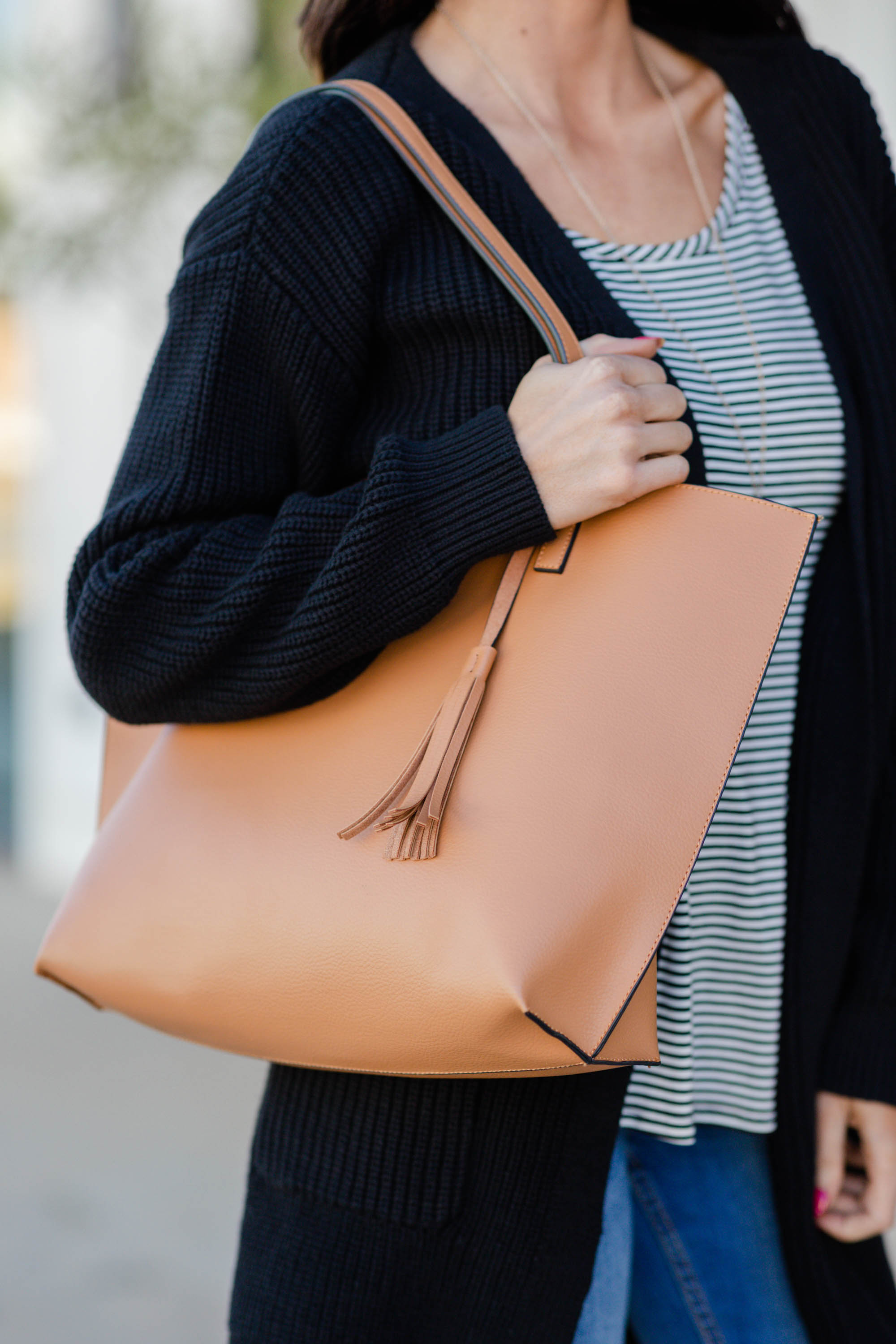 Irresistible Tan Brown Purse: Come Back for More!
