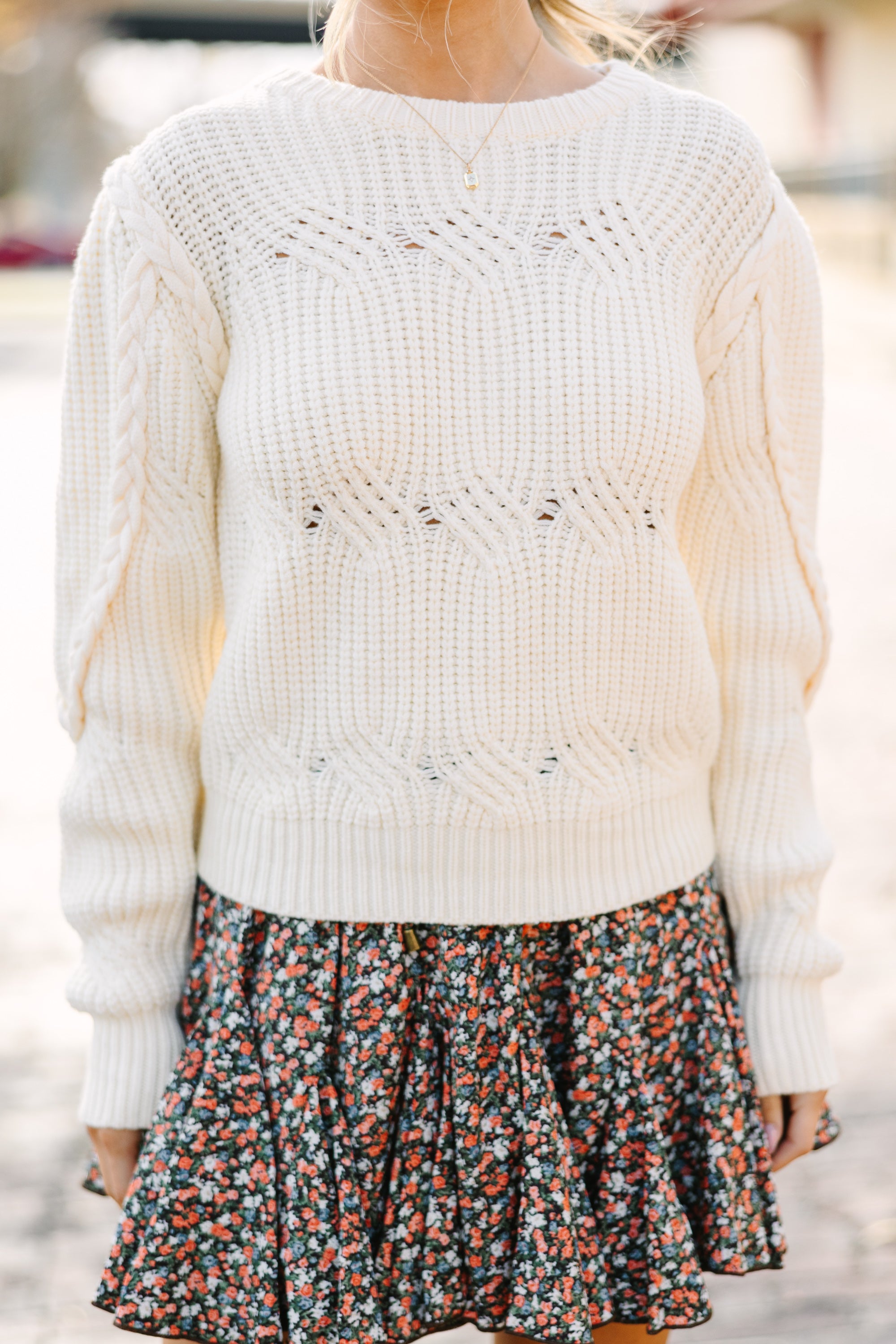 Gorgeous Ivory White Cable Knit Sweater - A Must - Have!