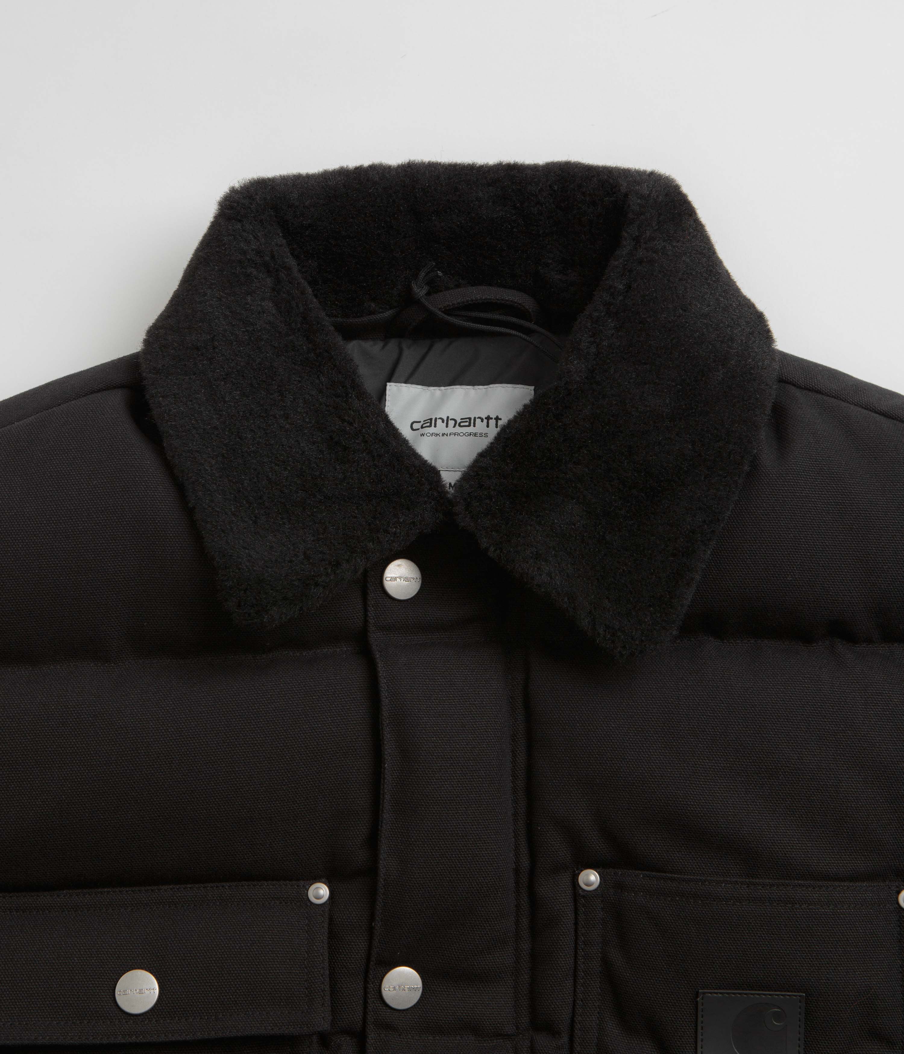 Carhartt Rayley Black Jacket - Timeless Style for Adventurous Souls