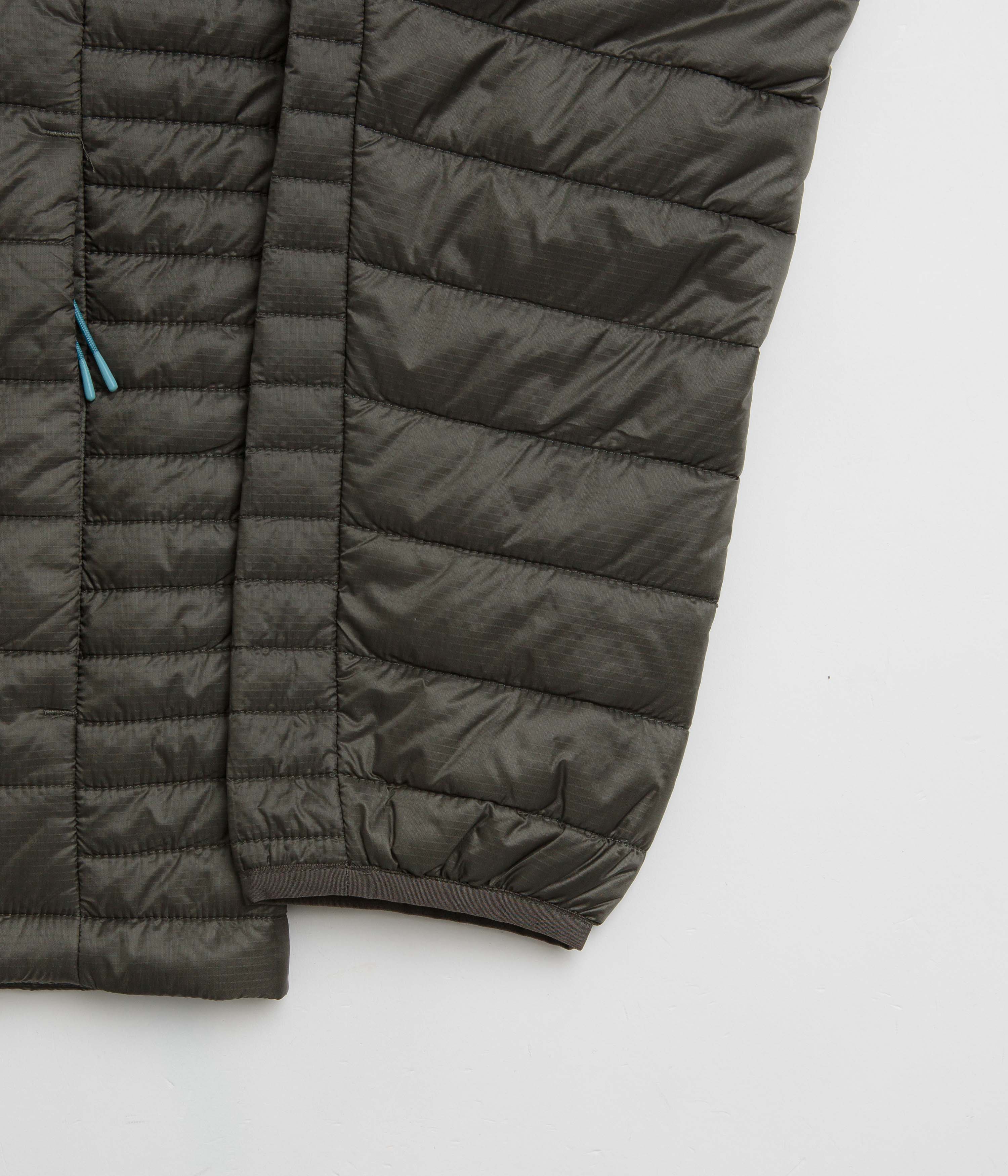 Cotopaxi Iron Insulated Capa Jacket - A Must-Have for Outdoor Enthusiasts