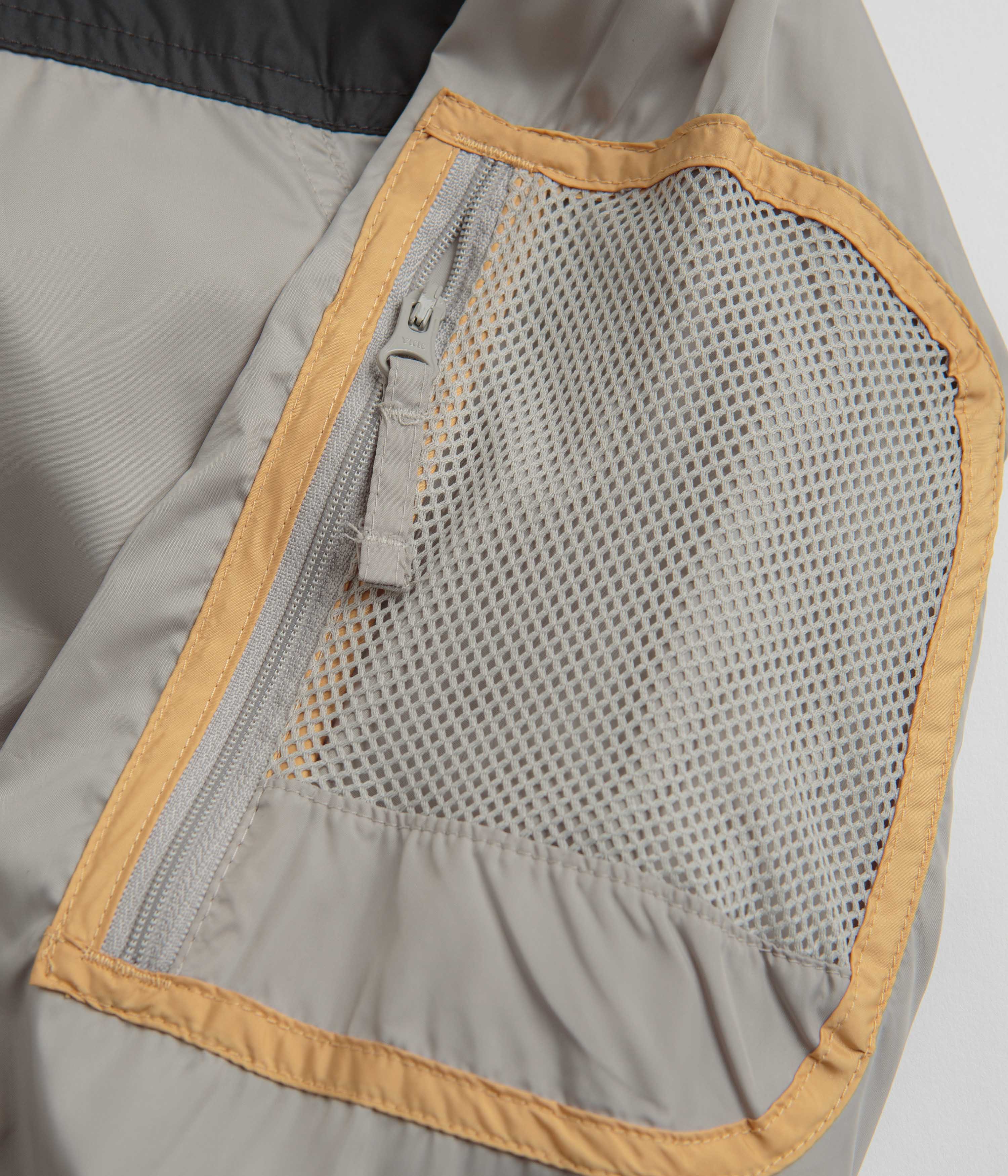 Columbia Challenger Windbreaker Jacket - Flint Grey / Shark: Your Ideal Outdoor Companion