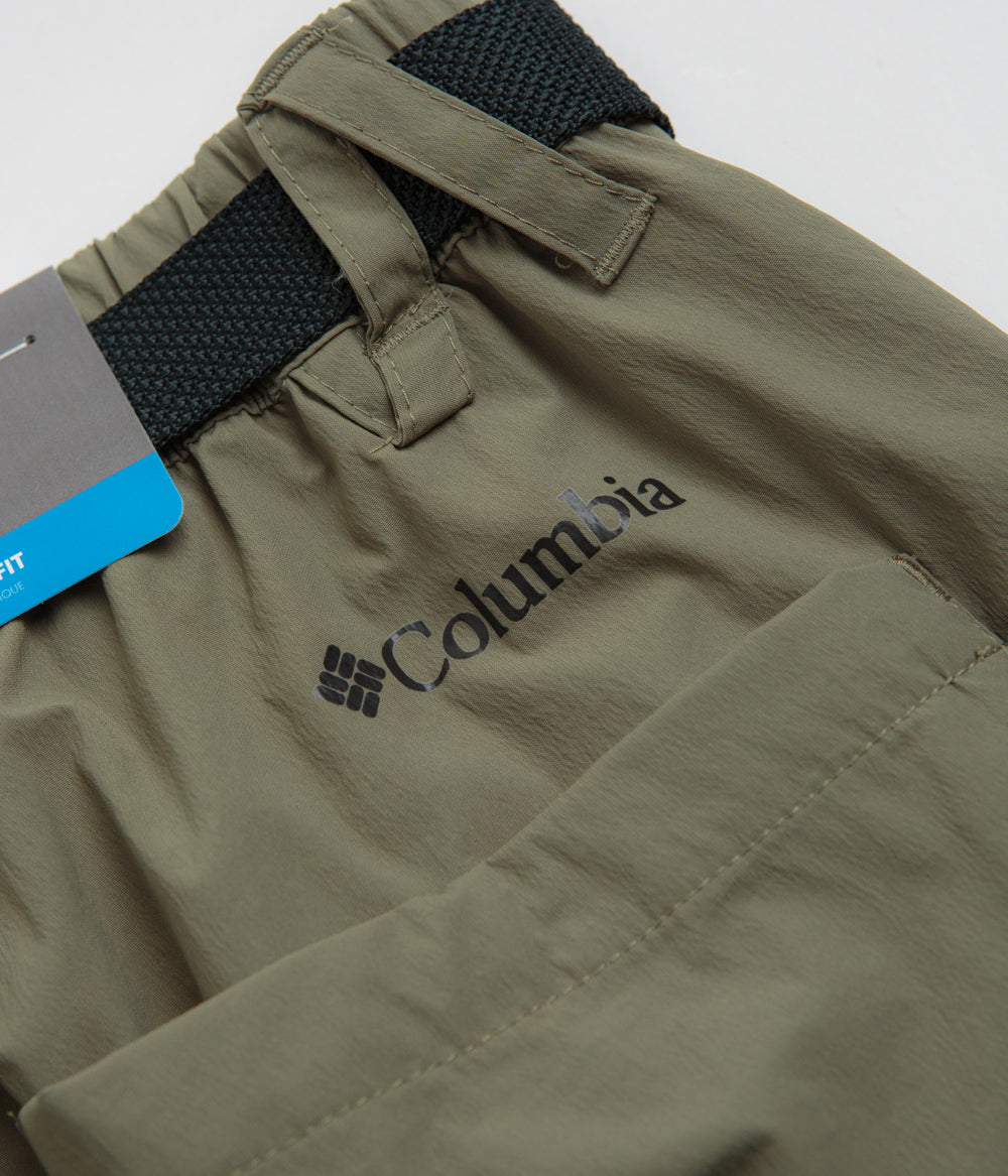 Columbia Sharpe Canyon Stone Green Shorts - Stay Cool and Protected!