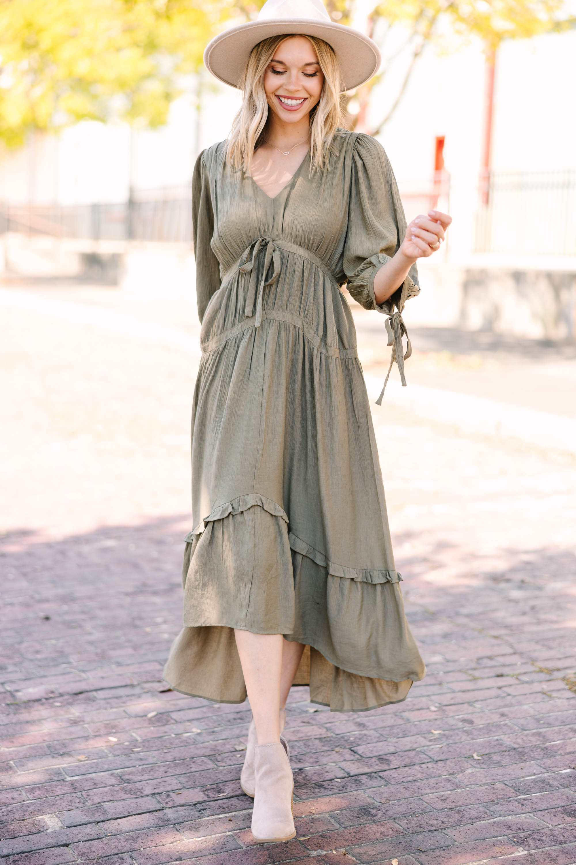 Gorgeous Vintage Olive Green Midi Dress - Be Your Fashion Icon!
