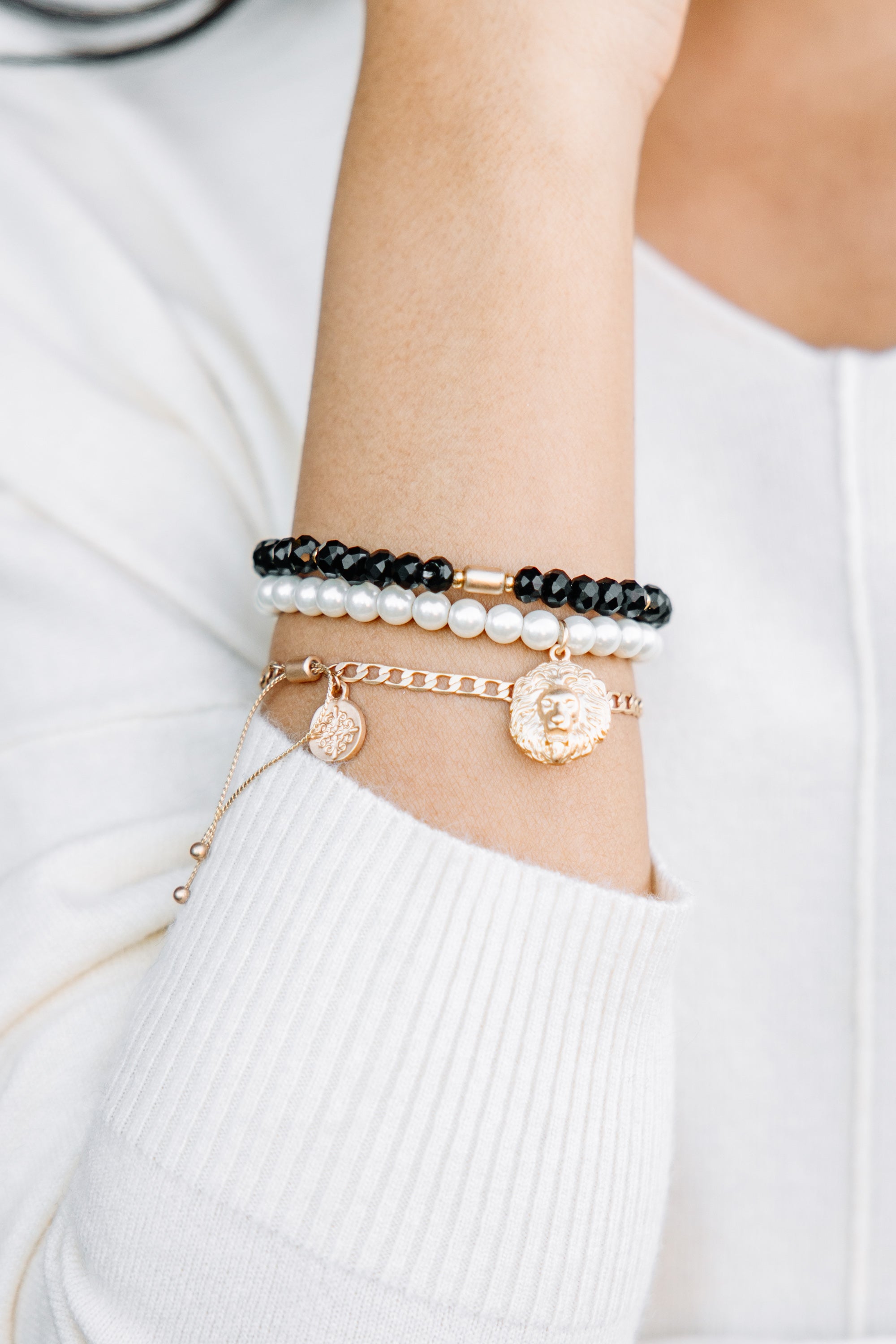 Love-Filled Jet Black Lion Head Pendant Bracelet Set