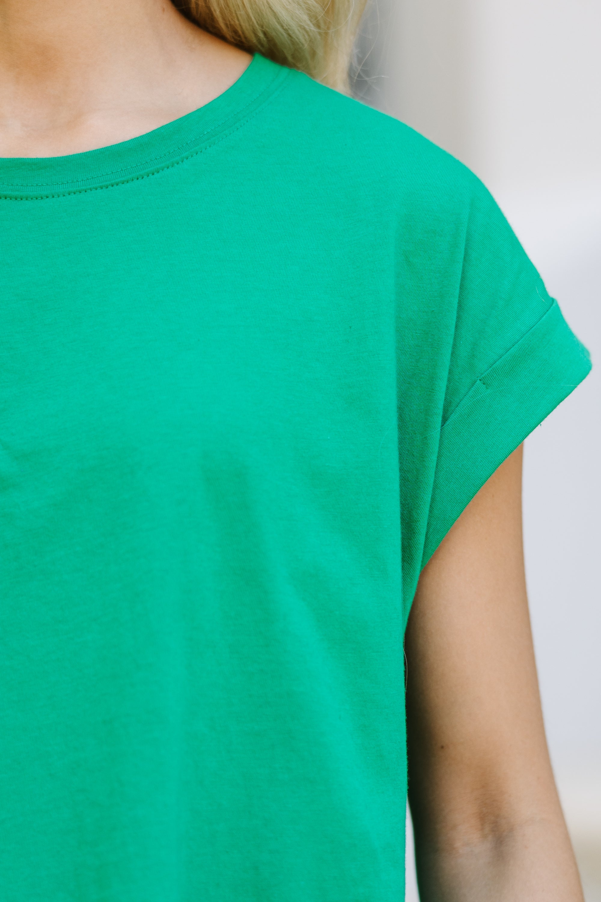 Kelly Green All-In-A-Day Tee: A Springtime Must-Have