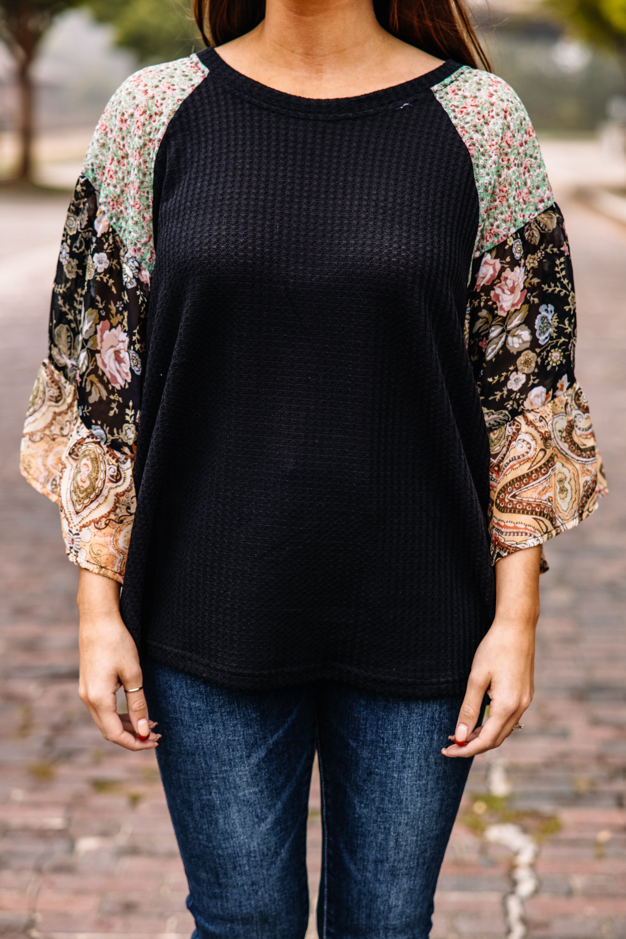 Stunning Black Paisley Top - A Must-Have!