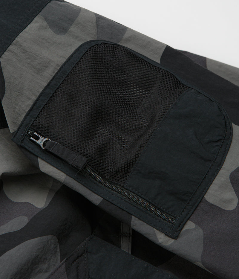Columbia Challenger II Novelty Windbreaker Jacket - Stylish Black Mod Camo Design