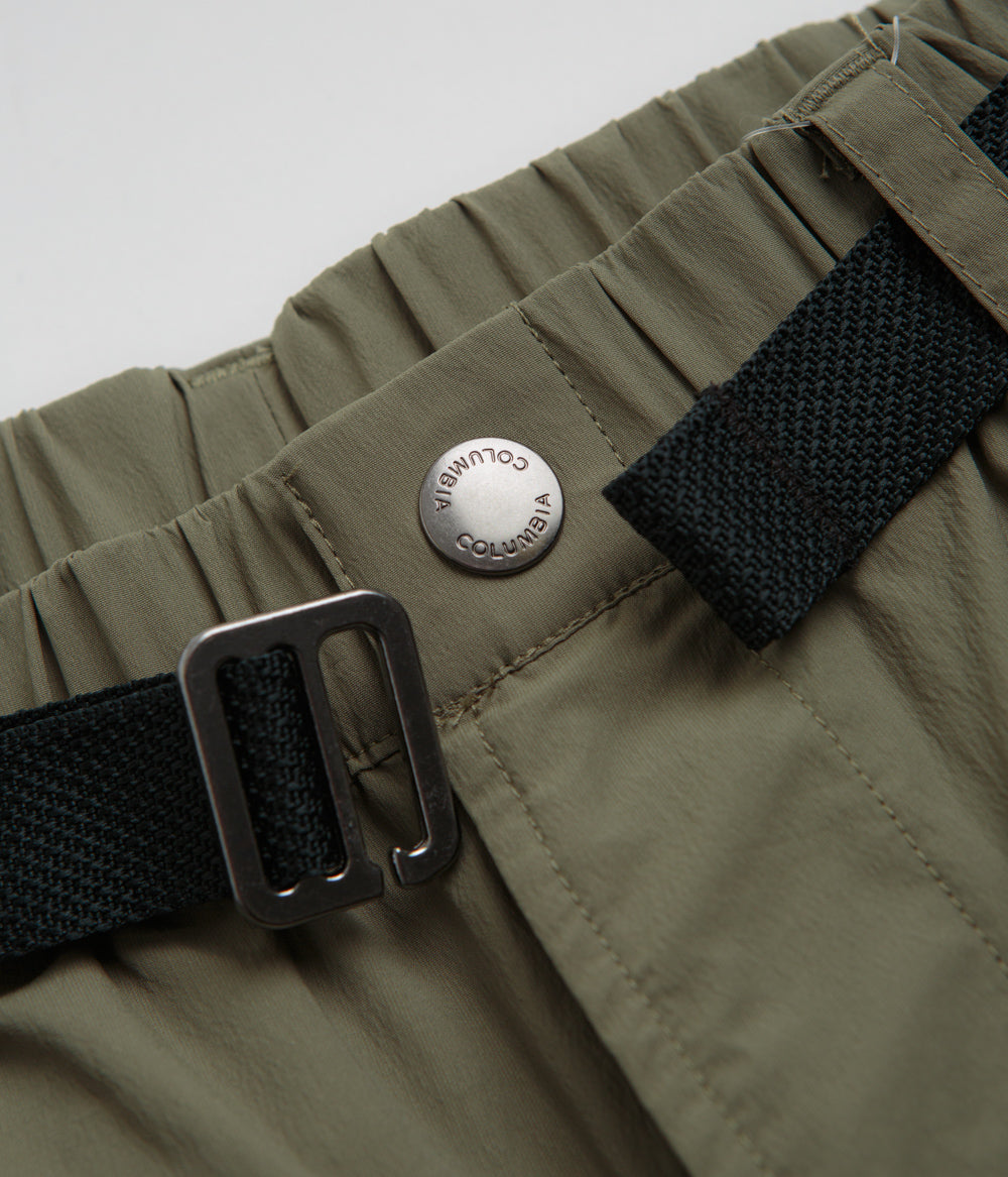 Columbia Sharpe Canyon Stone Green Shorts - Stay Cool and Protected!