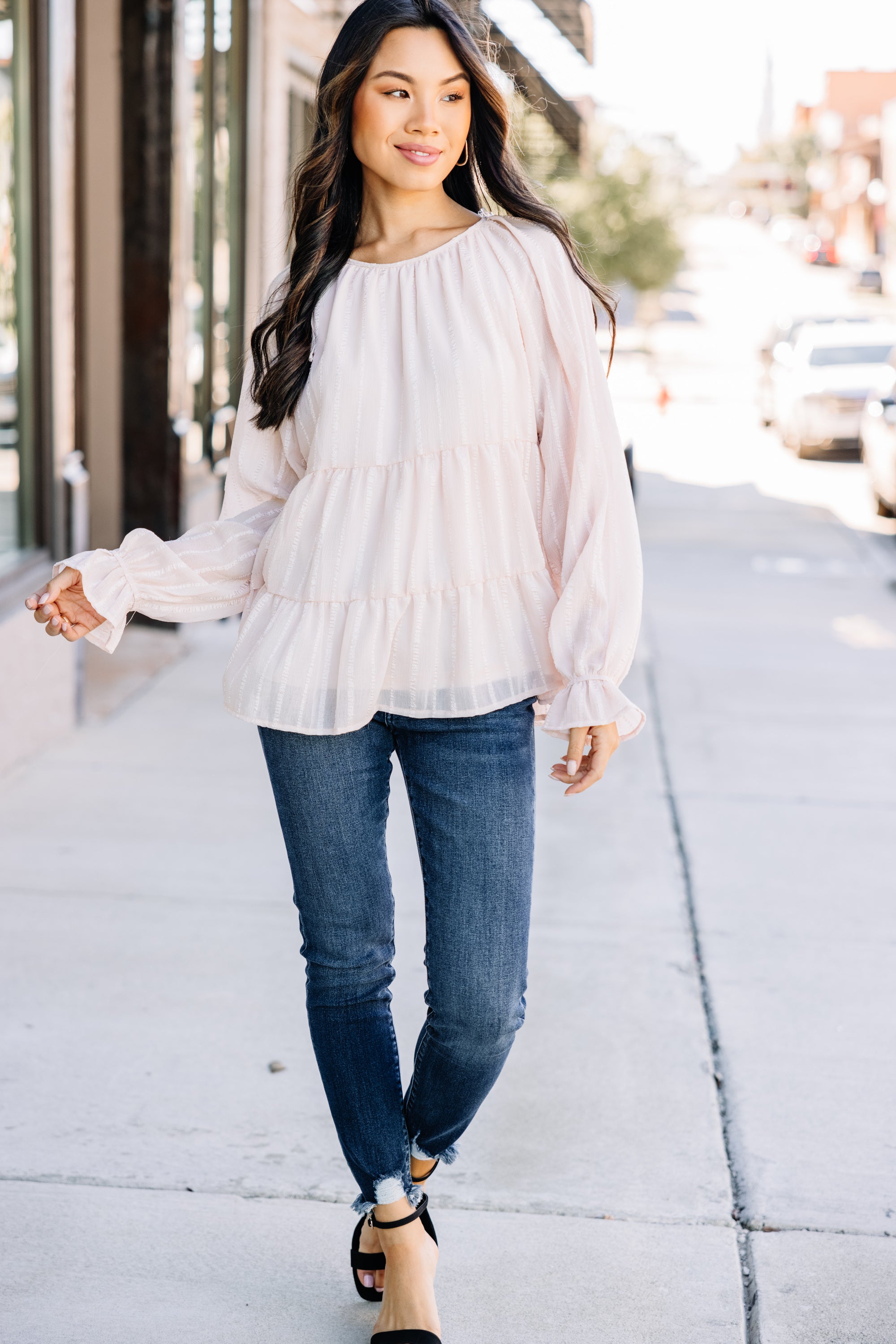 Elegant Cream White Tiered Feeling Prepared Top