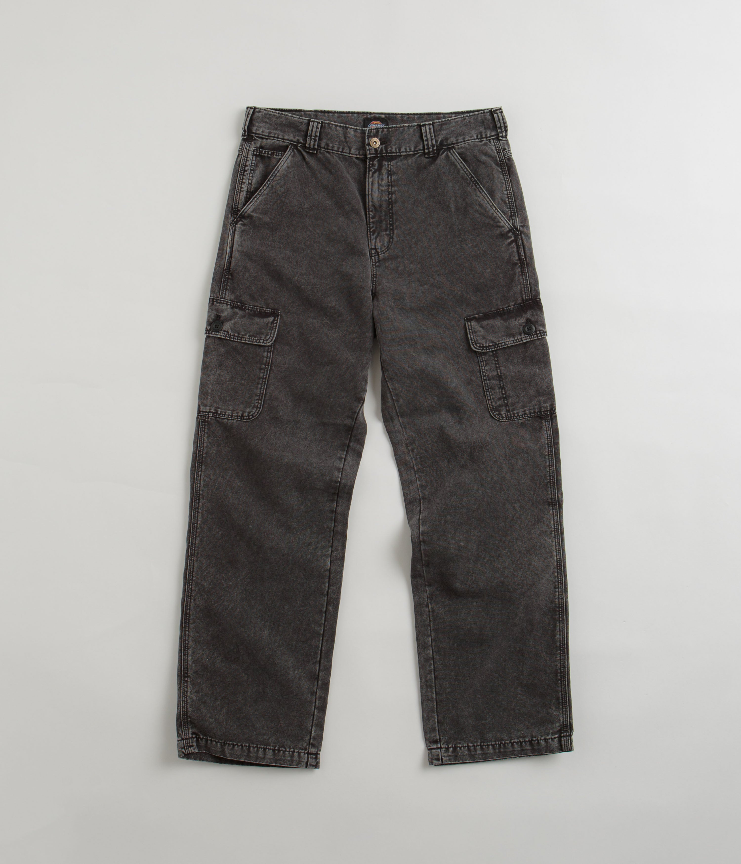 Dickies Newington Black Pants - A Timeless Streetwear Essential