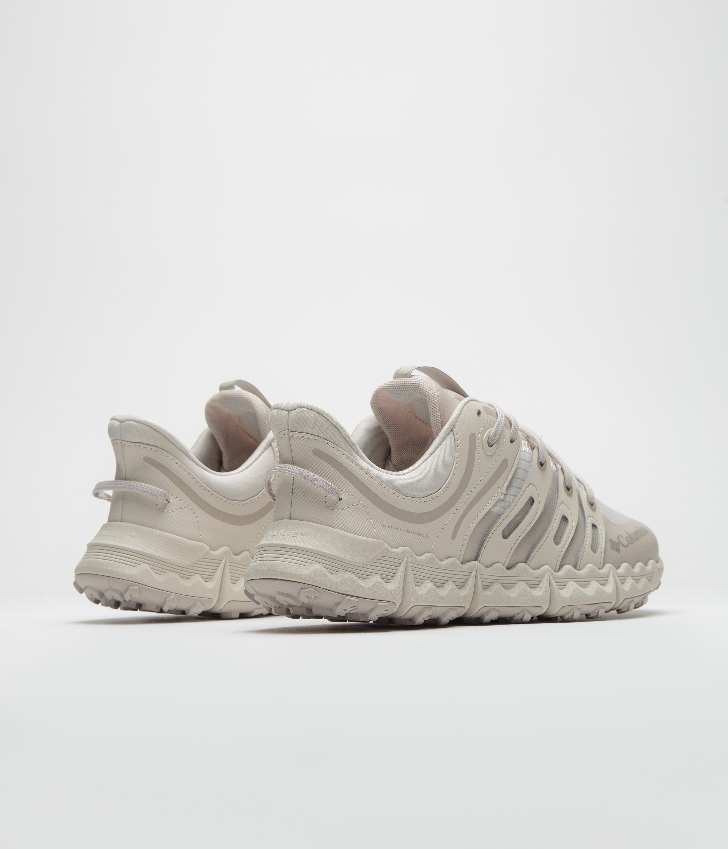 Columbia Voyager FLX PCT Shoes - Cloud Grey / Soft Taupe: Your All - Terrain Adventure Companion