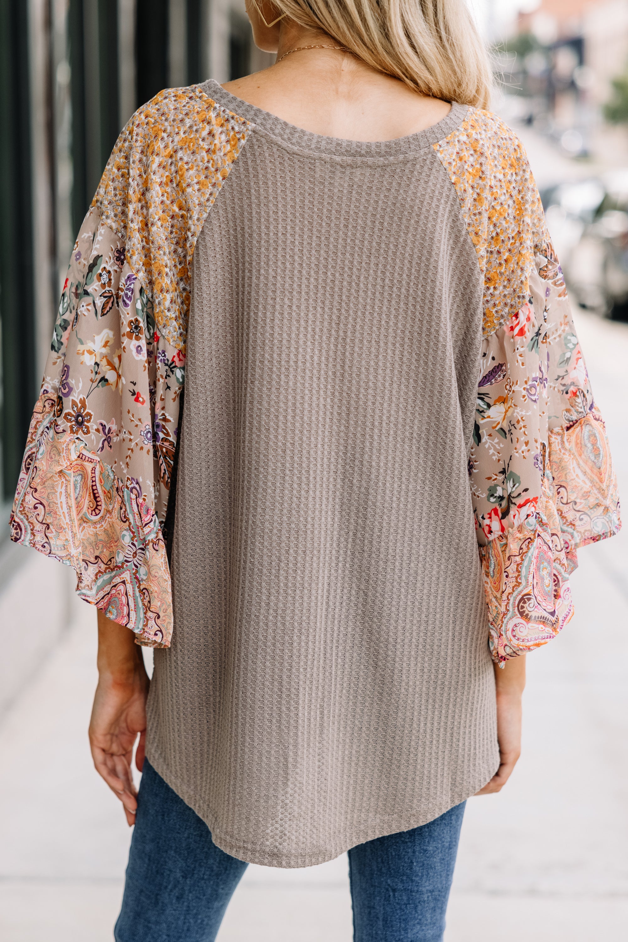 Stunning Mocha Brown Paisley Top - A Must-Have!
