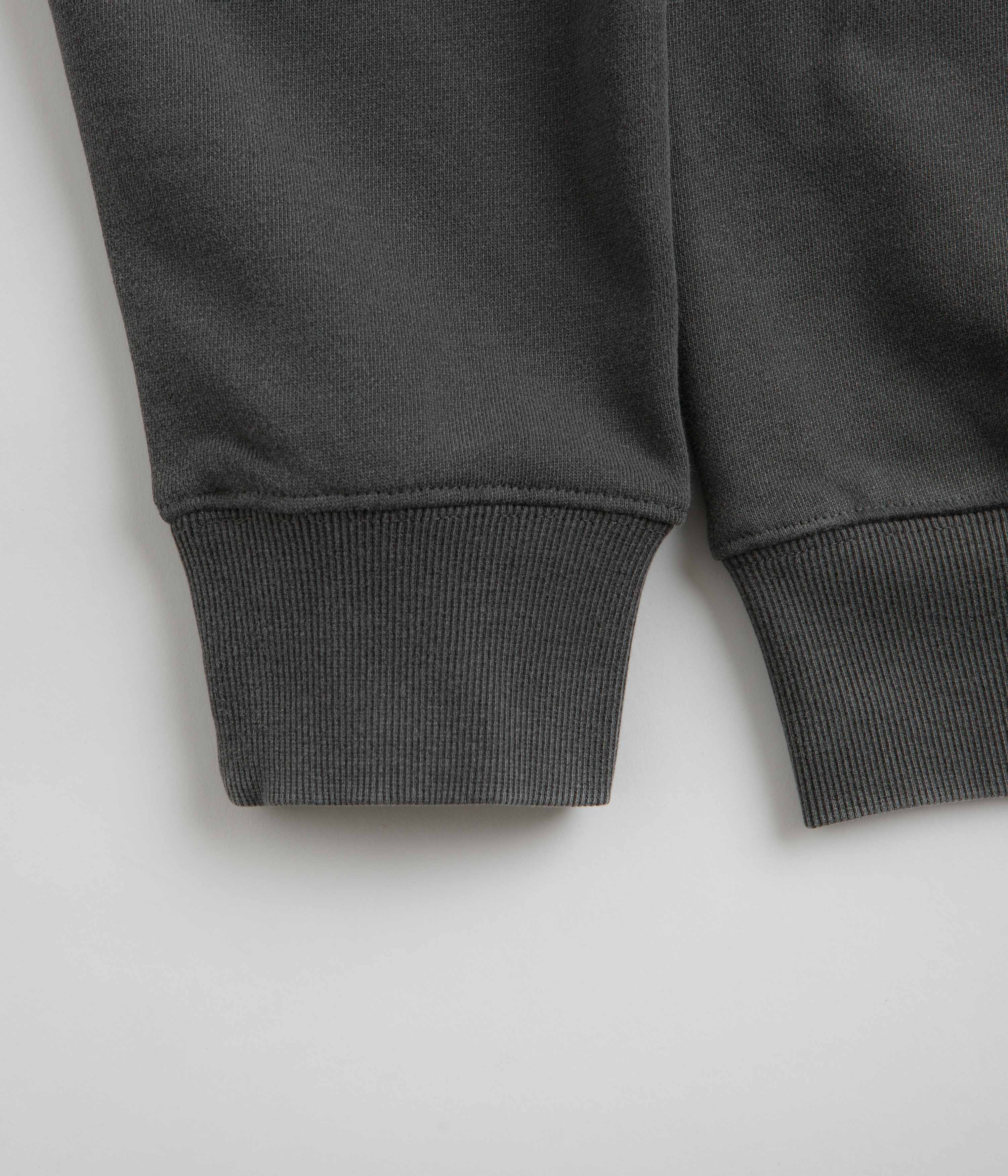 Carhartt's Stylish Black Duster Script Crewneck Sweatshirt - Grab Yours Now!