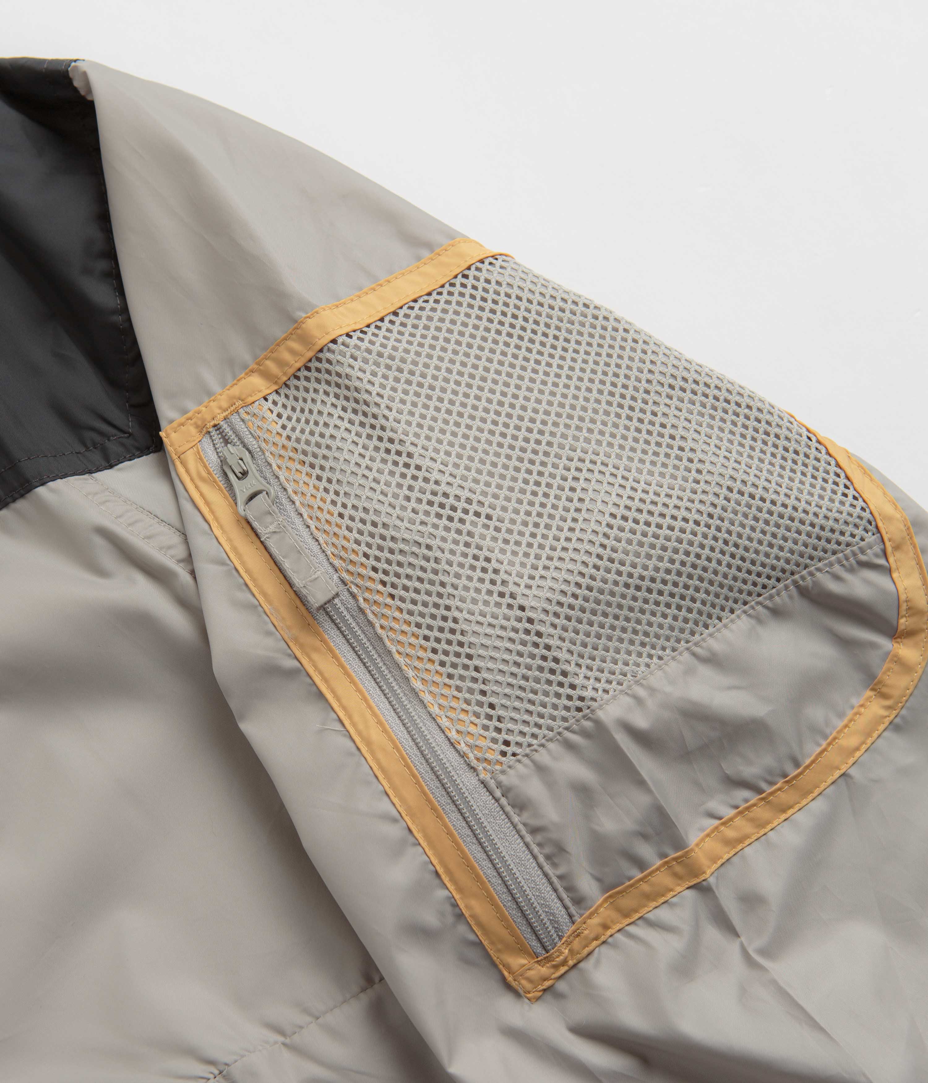 Columbia Challenger Windbreaker Jacket - Flint Grey / Shark: Your Ideal Outdoor Companion