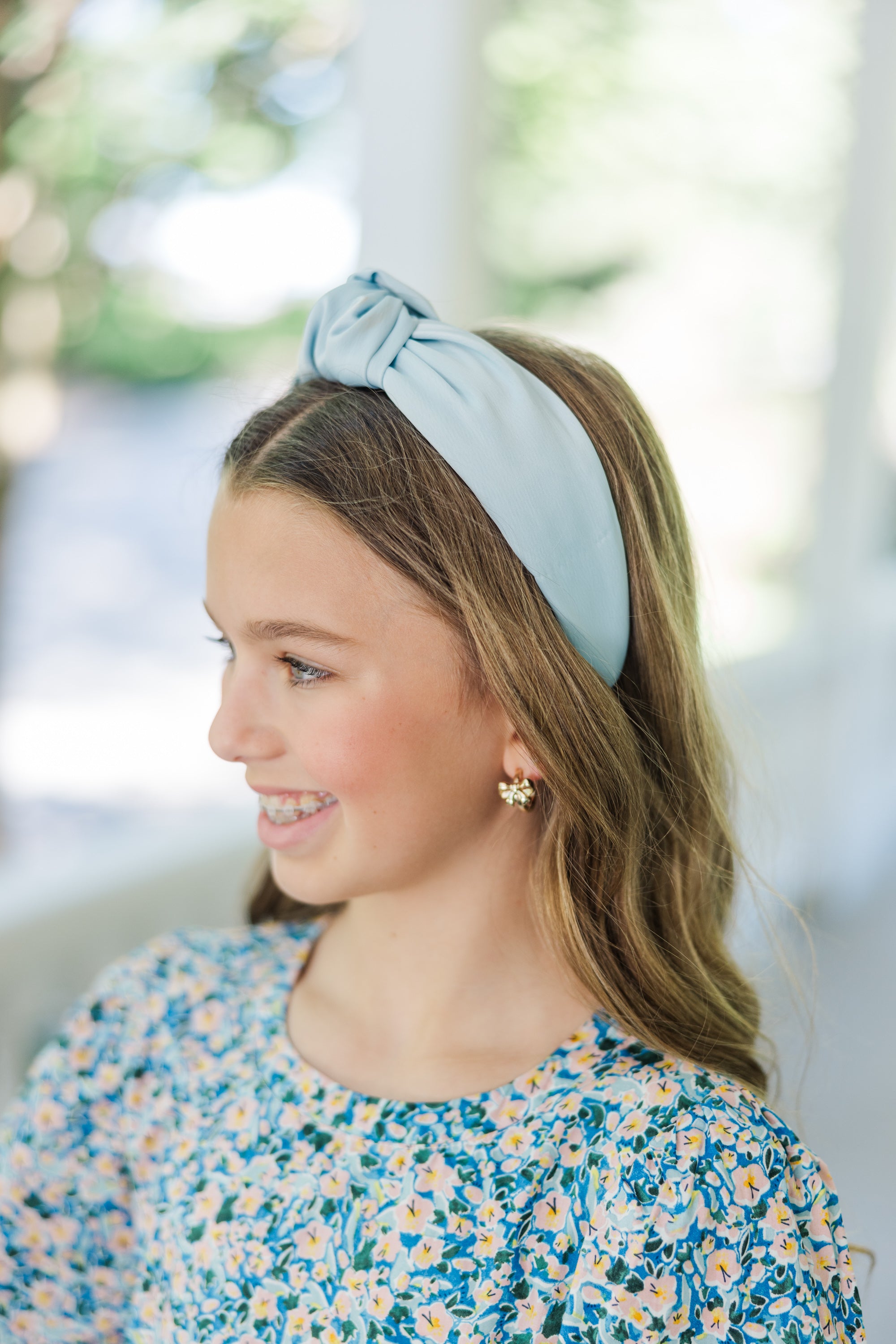 Charming Girls' Ice Blue Satin Knotted Headband: Stand Out Everywhere!