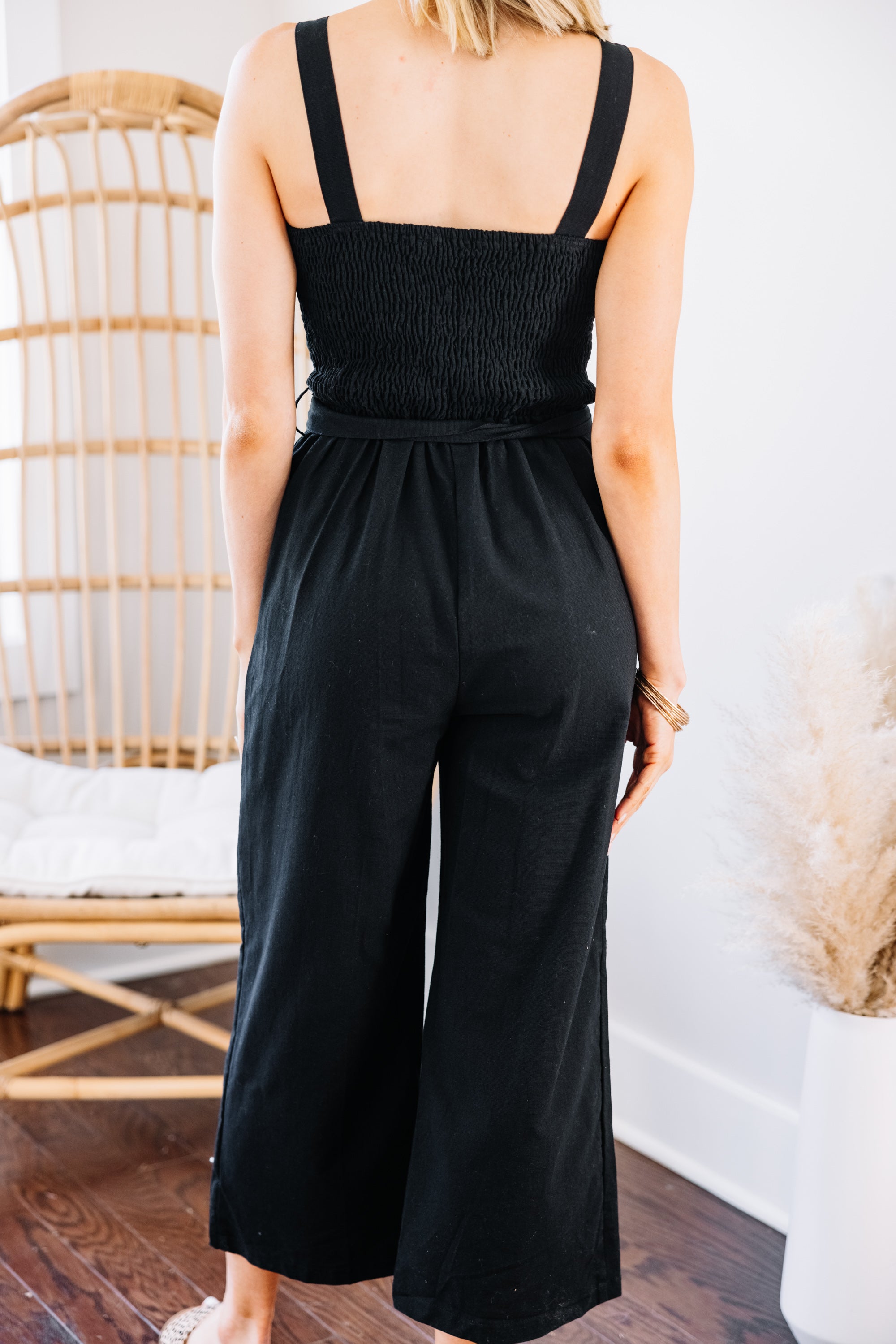 Enchanting Black Linen Jumpsuit: Feel Special Every Day!